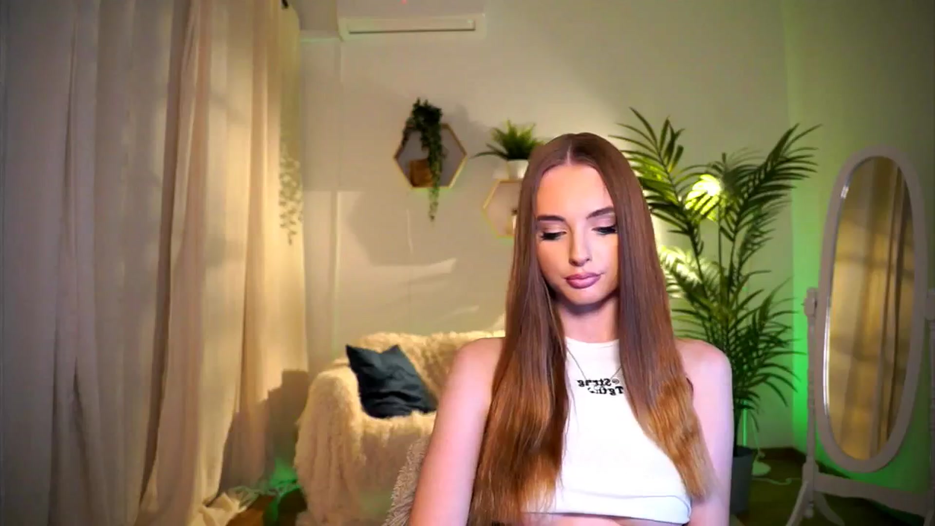 Gallery image thumbnail from petitegonwild's myfreecams stream on, 09/14/2024, 17:33 image 8 of 20