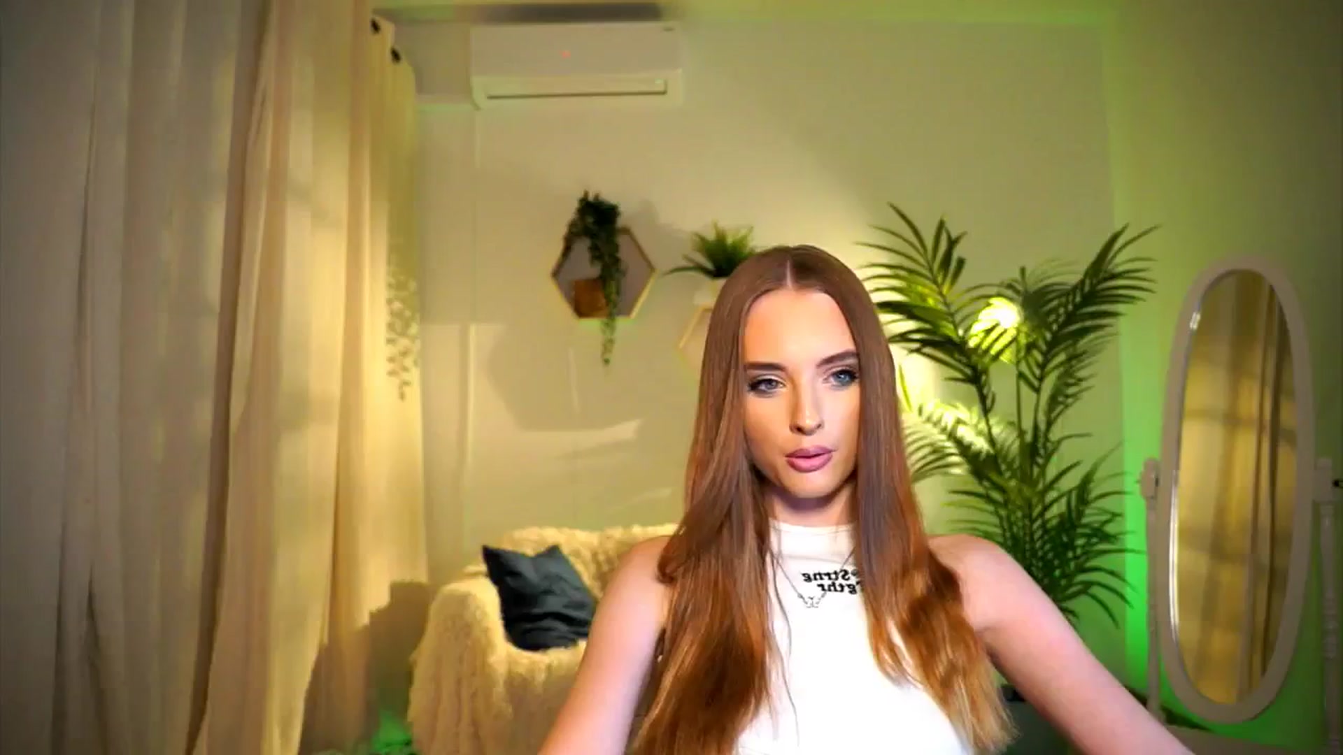 Gallery image thumbnail from petitegonwild's myfreecams stream on, 09/14/2024, 20:25 image 2 of 20