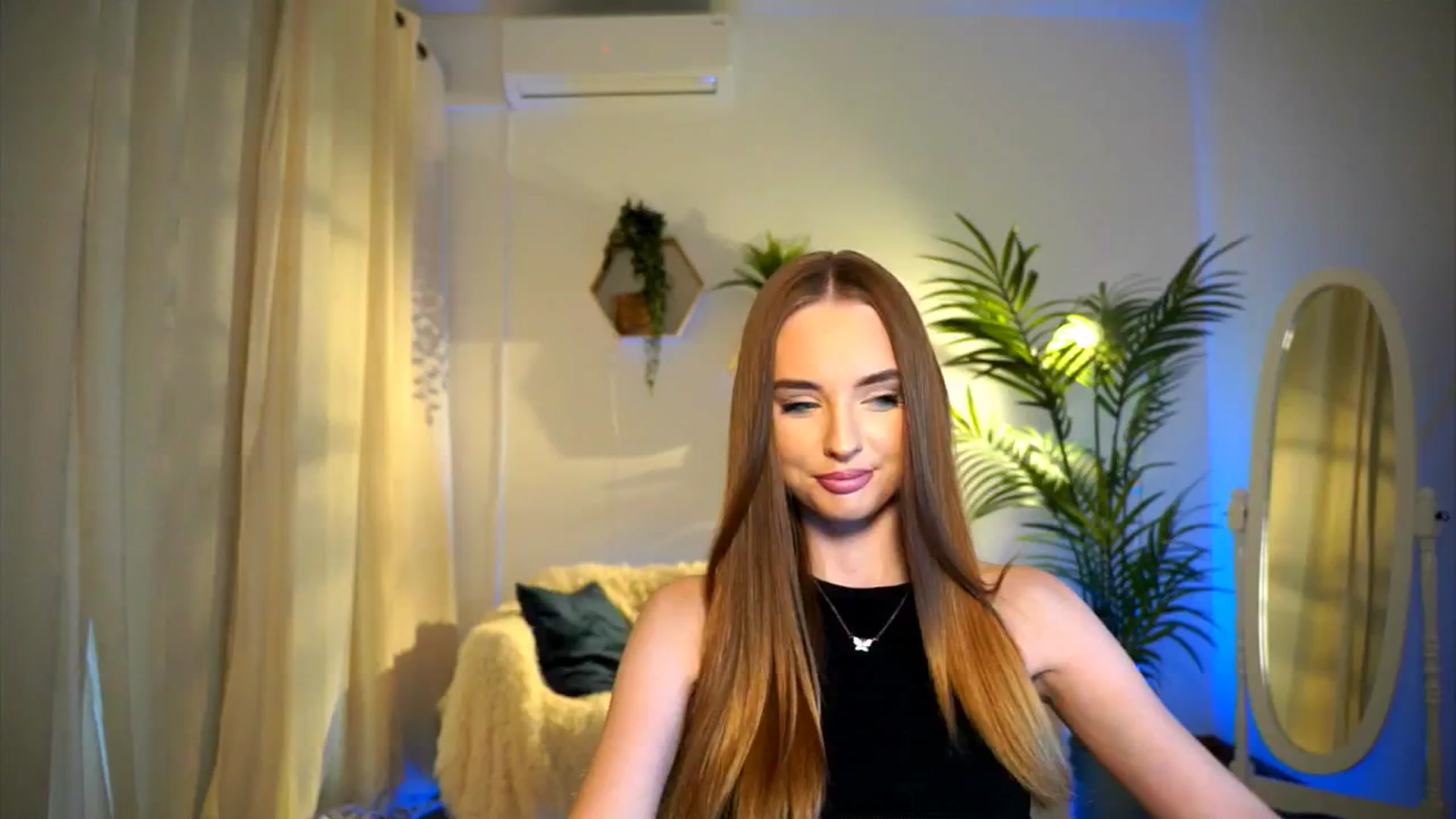 Gallery image thumbnail from petitegonwild's myfreecams stream on, 09/15/2024, 14:39 image 5 of 20