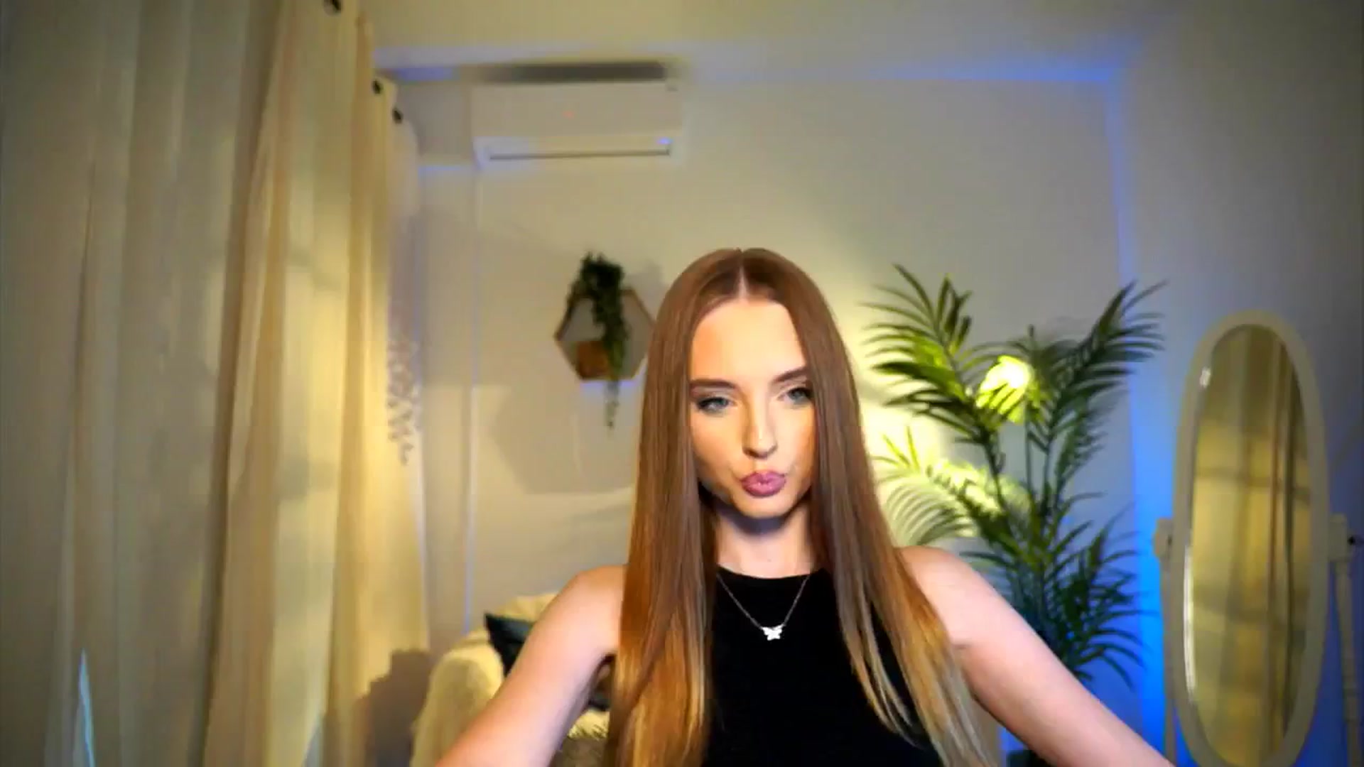 Gallery image thumbnail from petitegonwild's myfreecams stream on, 09/15/2024, 14:39 image 6 of 20