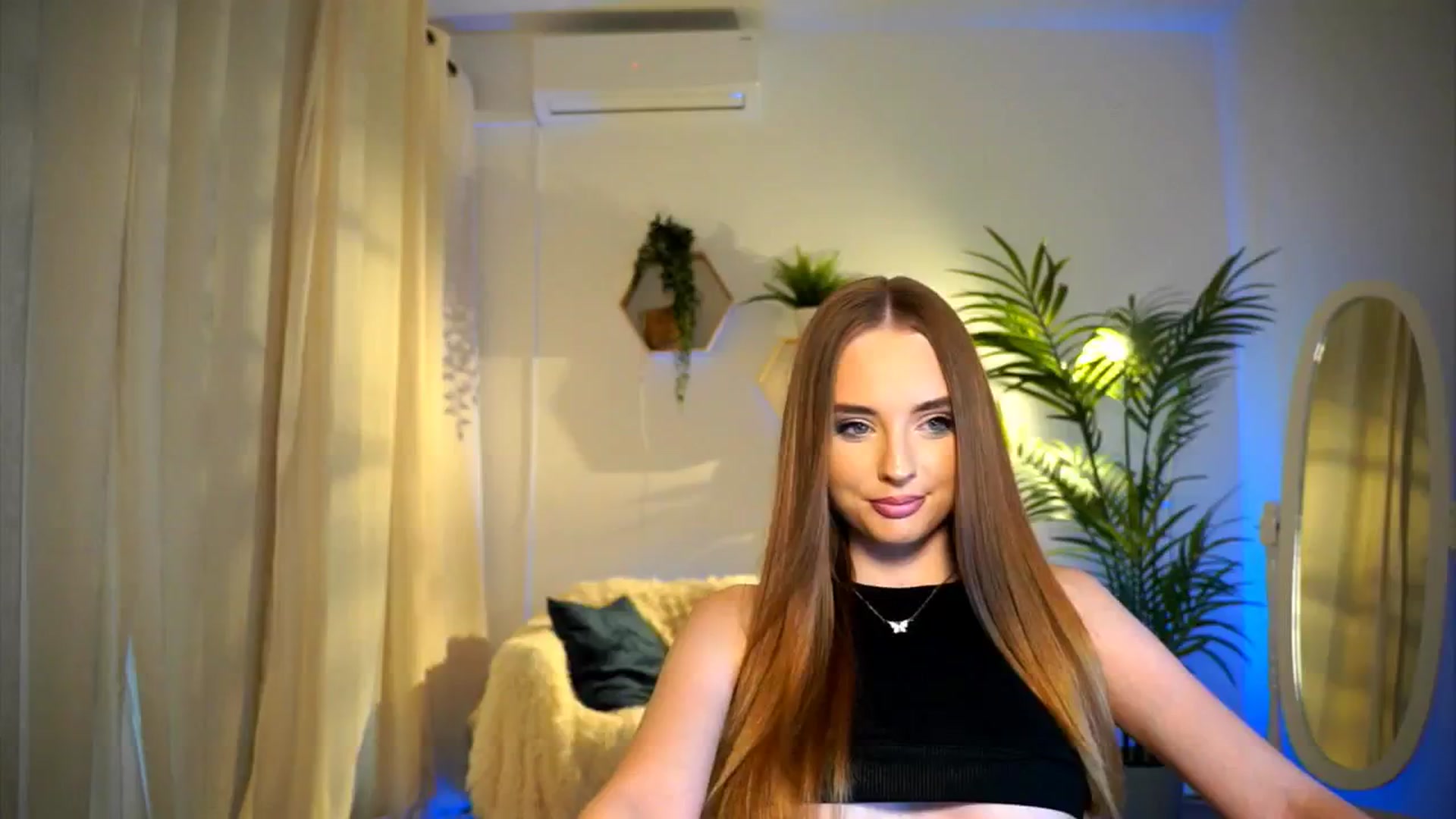 Gallery image thumbnail from petitegonwild's myfreecams stream on, 09/15/2024, 14:39 image 16 of 20