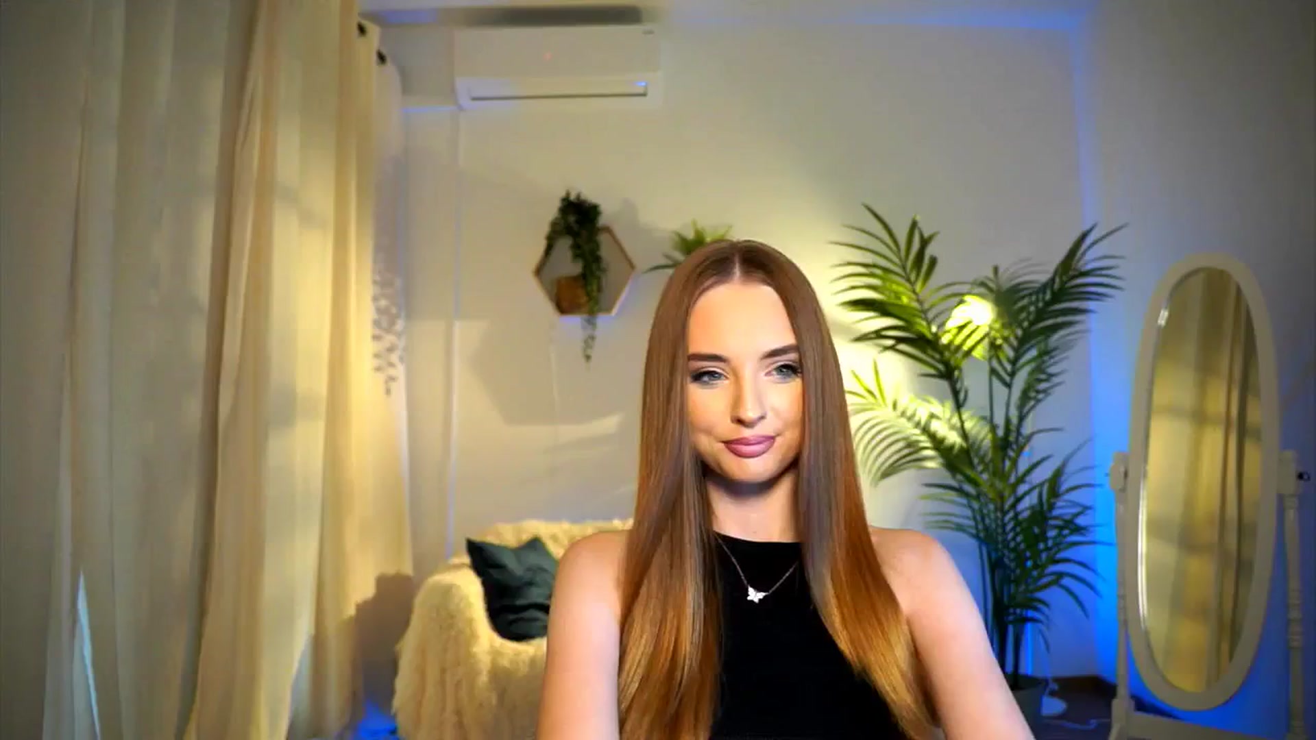 Gallery image thumbnail from petitegonwild's myfreecams stream on, 09/15/2024, 14:39 image 3 of 20