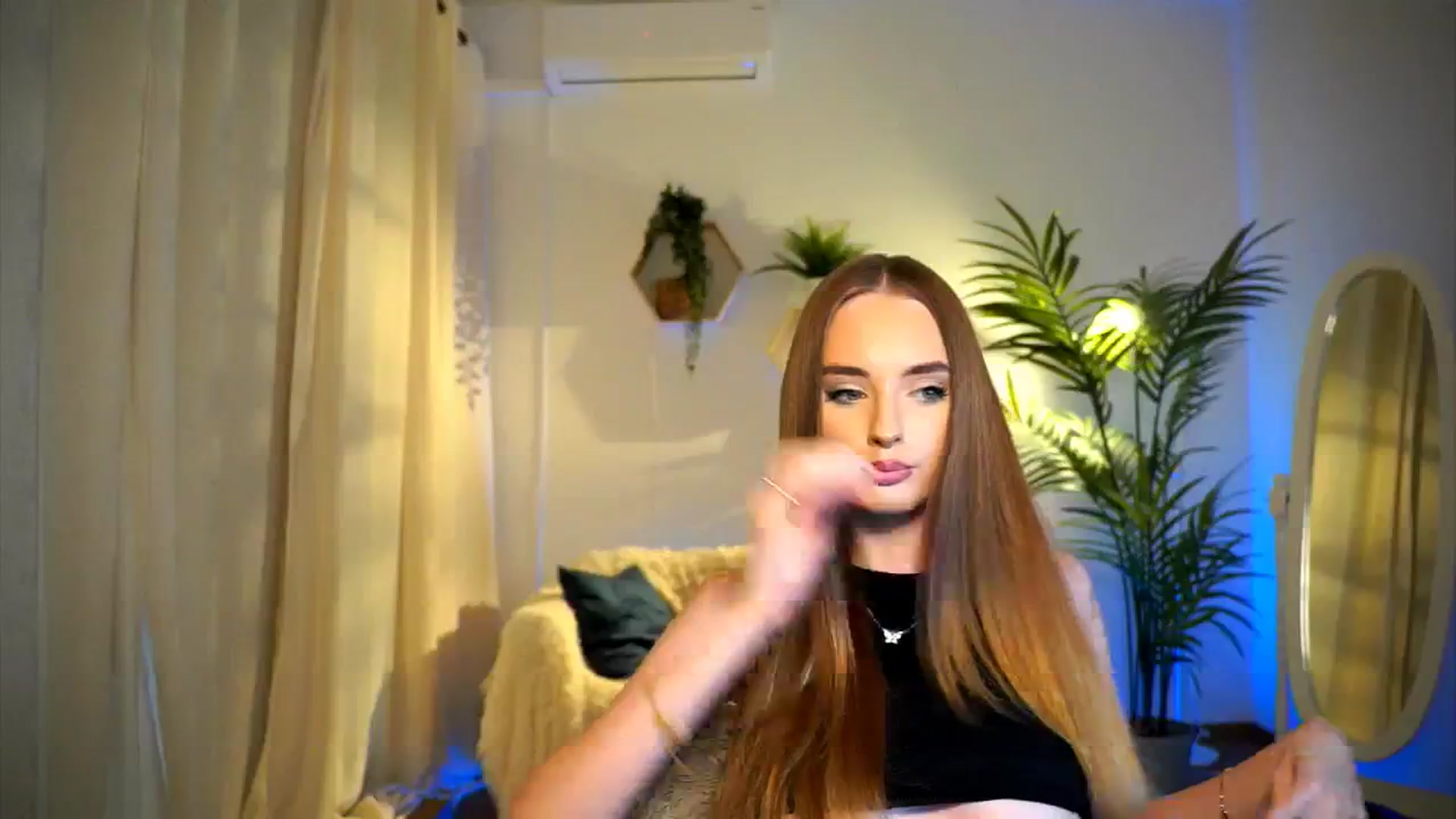 Gallery image thumbnail from petitegonwild's myfreecams stream on, 09/15/2024, 16:11 image 10 of 20