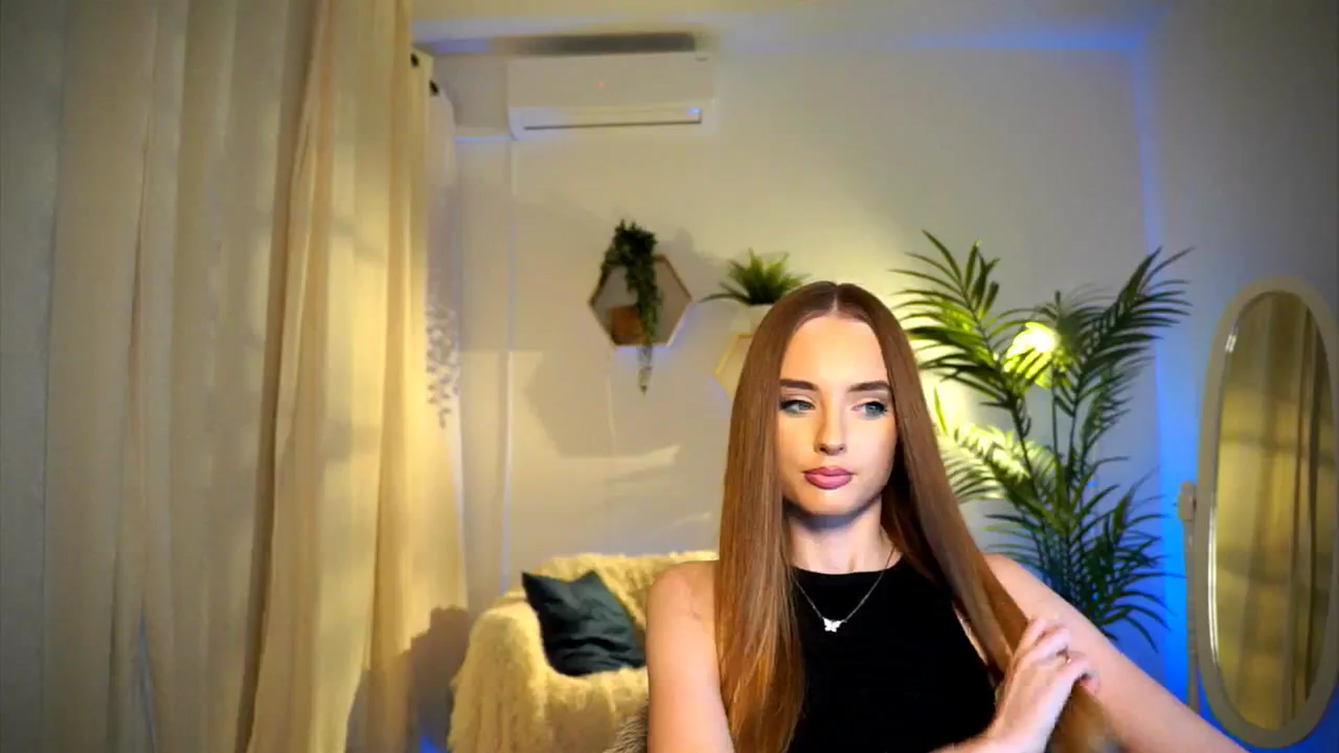 Gallery image thumbnail from petitegonwild's myfreecams stream on, 09/15/2024, 16:11 image 15 of 20