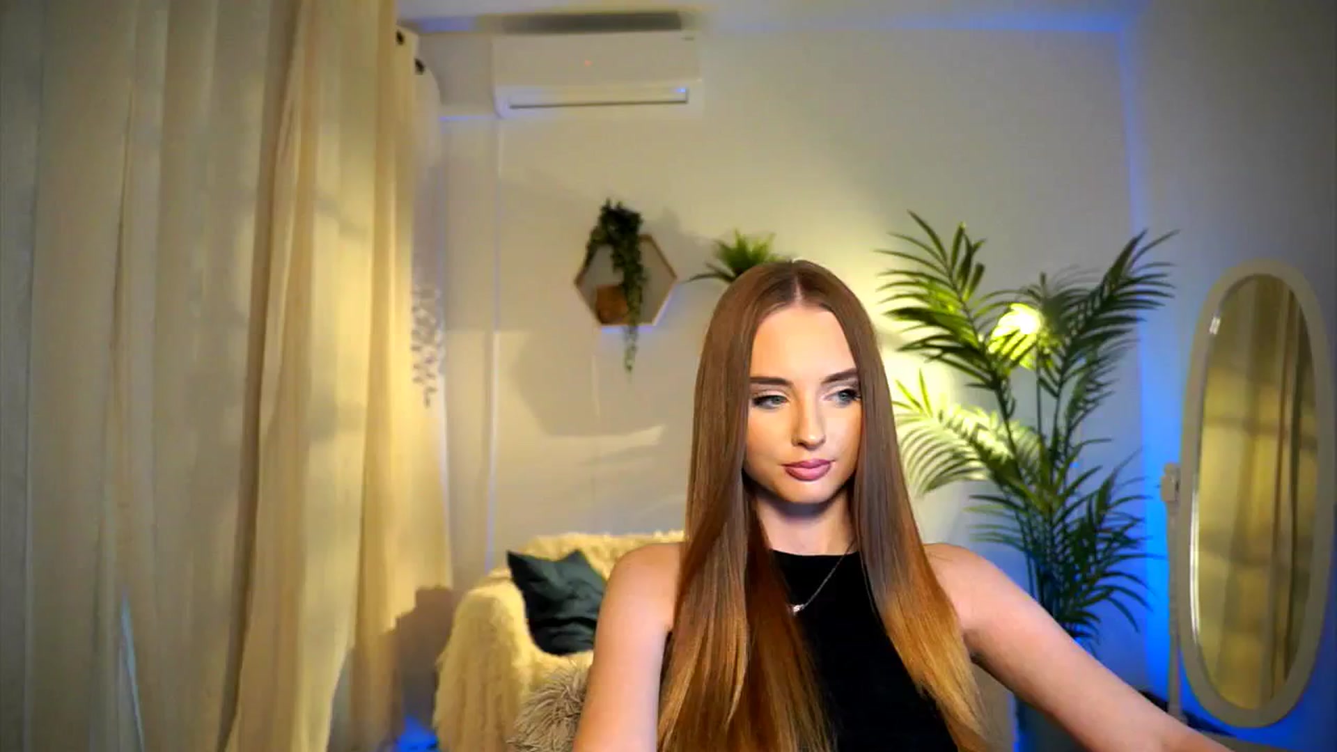 Gallery image thumbnail from petitegonwild's myfreecams stream on, 09/15/2024, 16:11 image 3 of 20