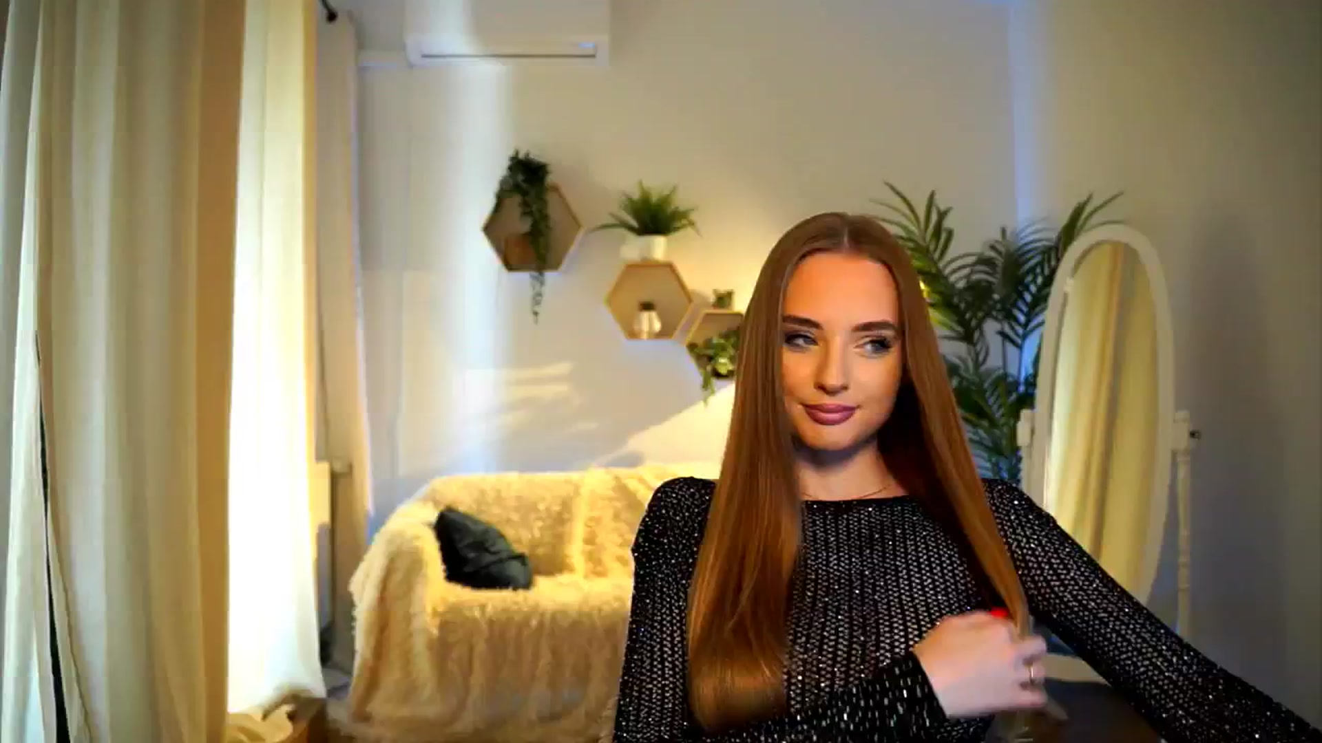 Gallery image thumbnail from petitegonwild's myfreecams stream on, 09/19/2024, 12:27 image 7 of 20