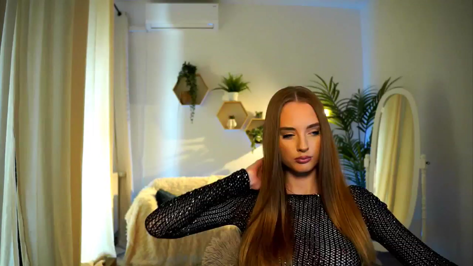 Gallery image thumbnail from petitegonwild's myfreecams stream on, 09/19/2024, 14:32 image 5 of 20