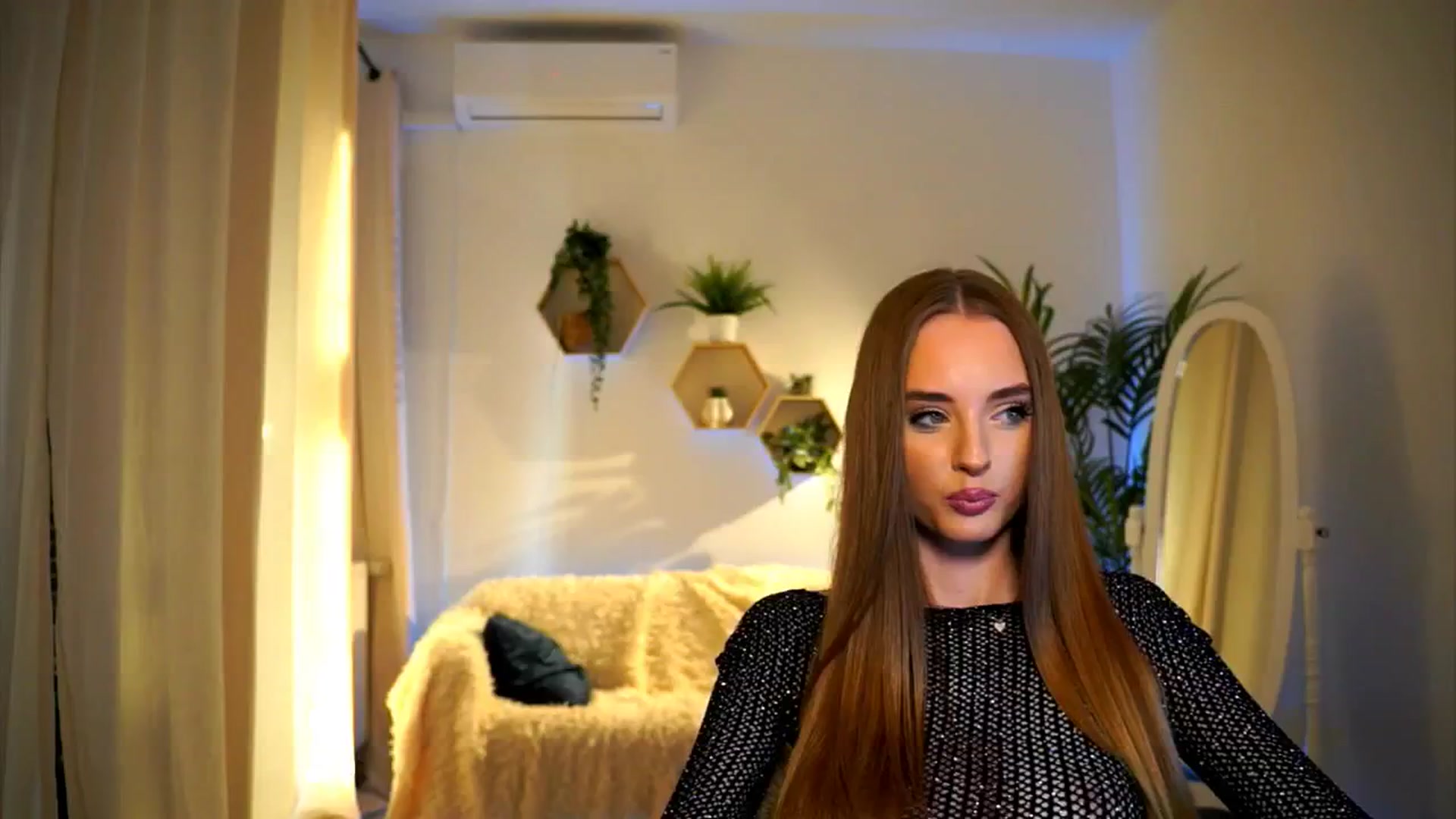 Gallery image thumbnail from petitegonwild's myfreecams stream on, 09/19/2024, 16:20 image 8 of 20
