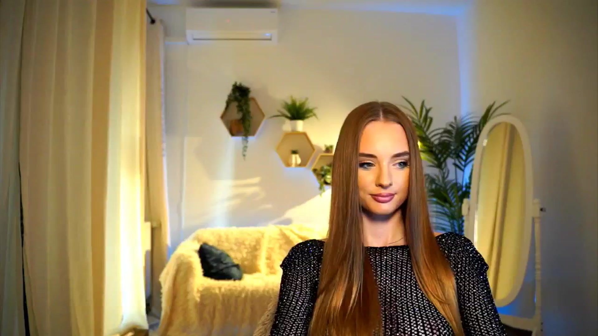 Gallery image thumbnail from petitegonwild's myfreecams stream on, 09/19/2024, 16:20 image 3 of 20