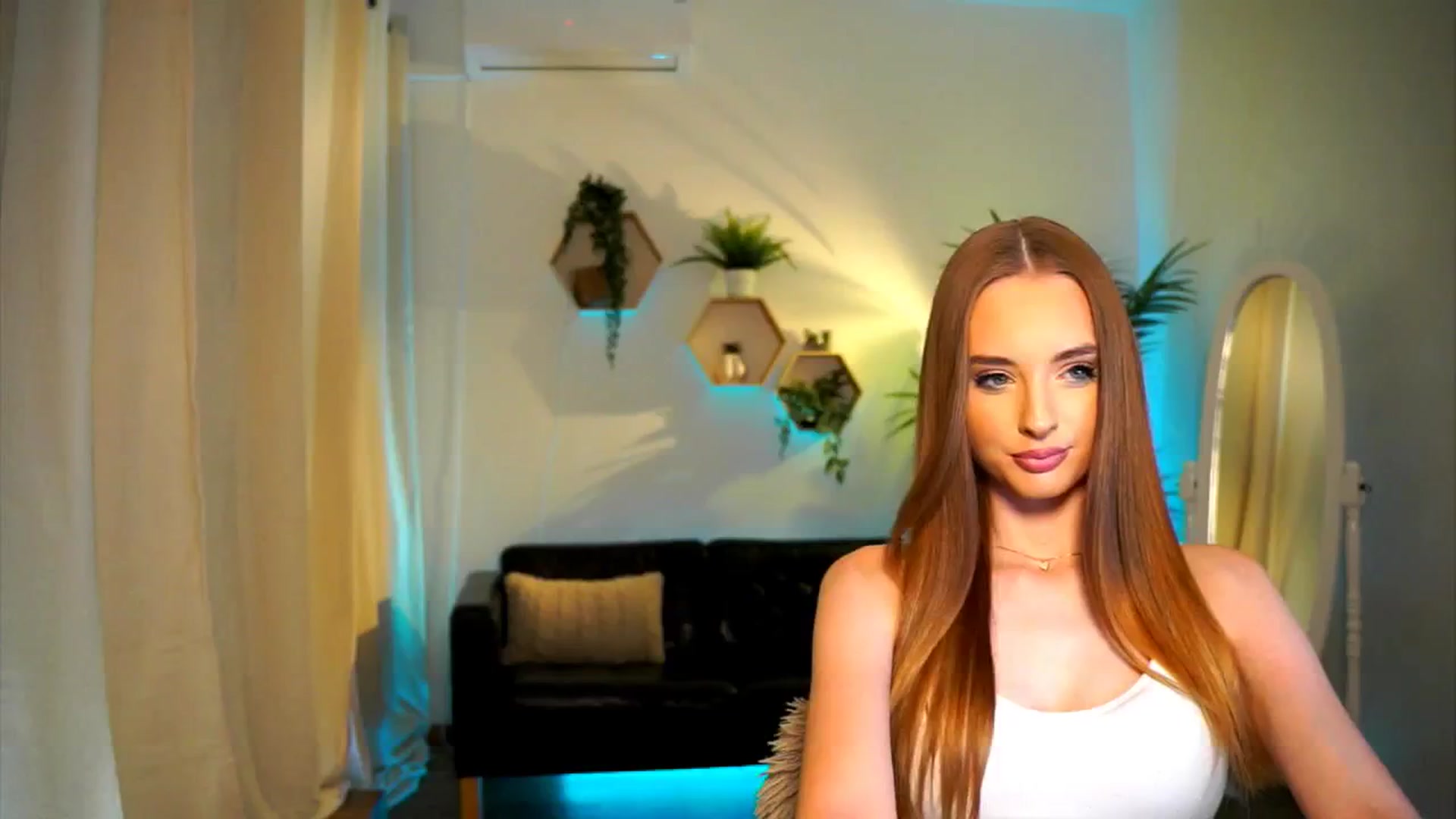 Gallery image thumbnail from petitegonwild's myfreecams stream on, 09/21/2024, 12:35 image 11 of 20