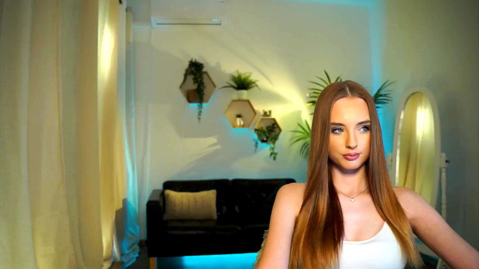 Gallery image thumbnail from petitegonwild's myfreecams stream on, 09/21/2024, 16:04 image 3 of 20