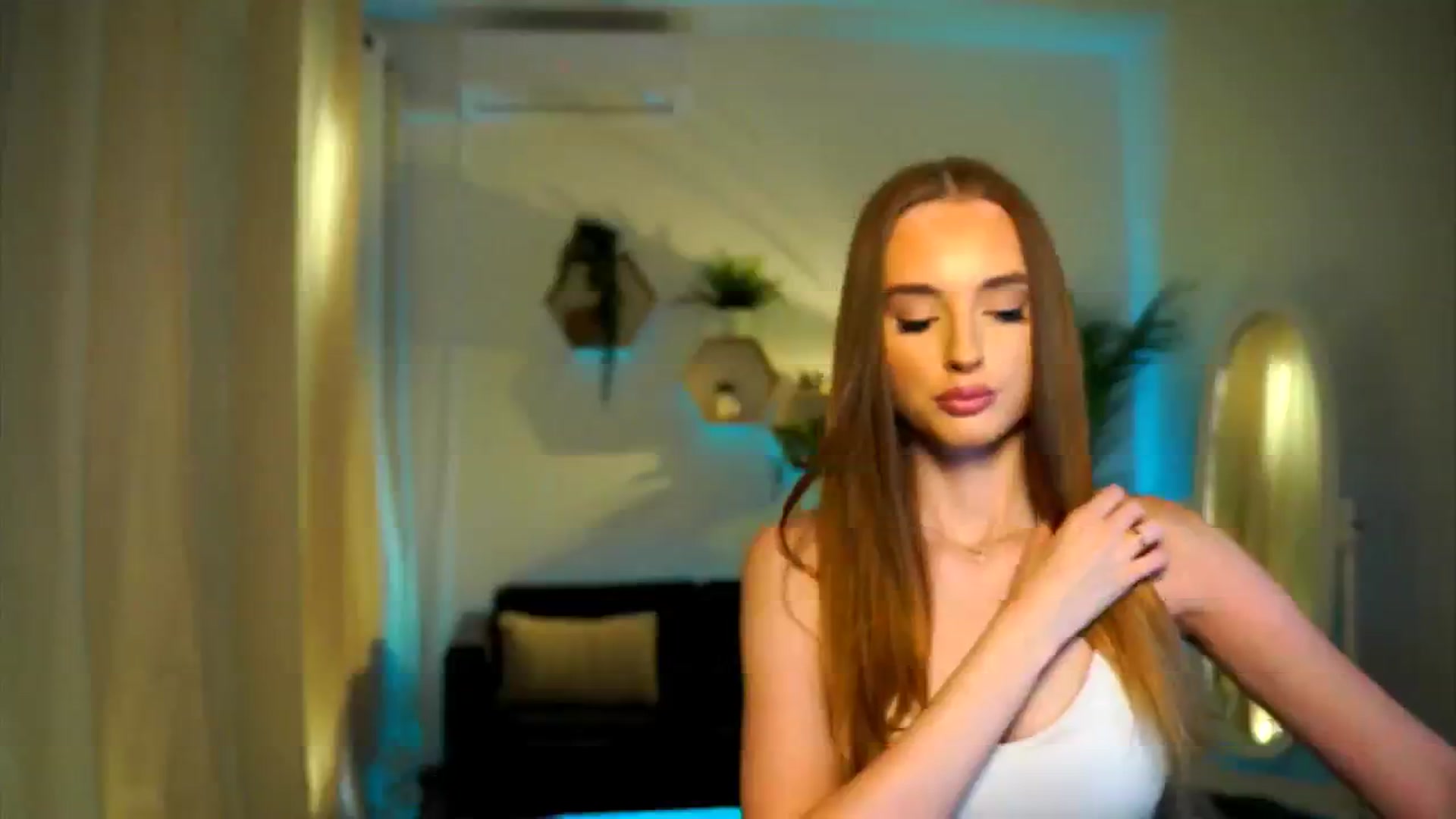 Gallery image thumbnail from petitegonwild's myfreecams stream on, 09/21/2024, 16:04 image 6 of 20