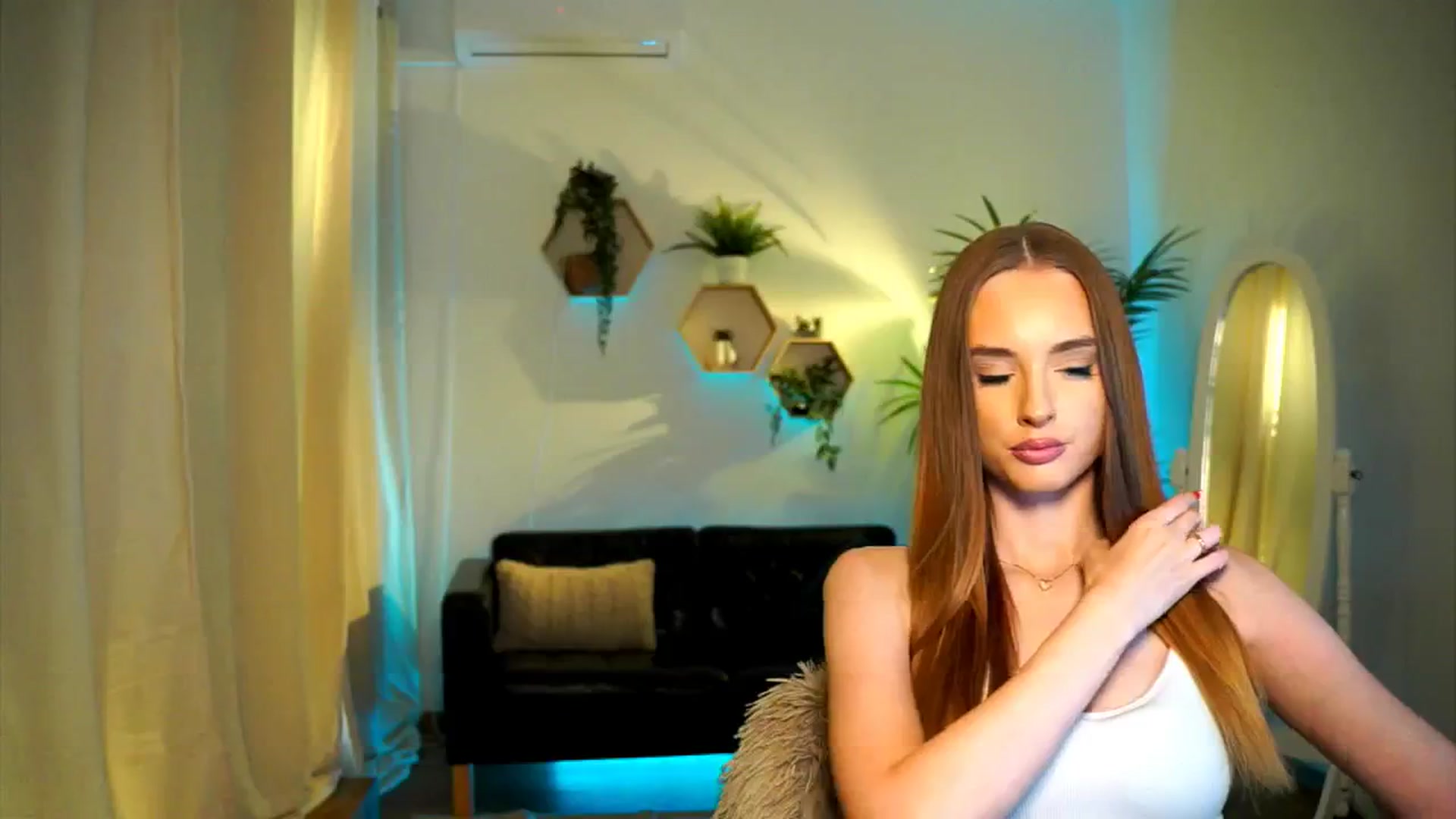 Gallery image thumbnail from petitegonwild's myfreecams stream on, 09/21/2024, 16:04 image 17 of 20