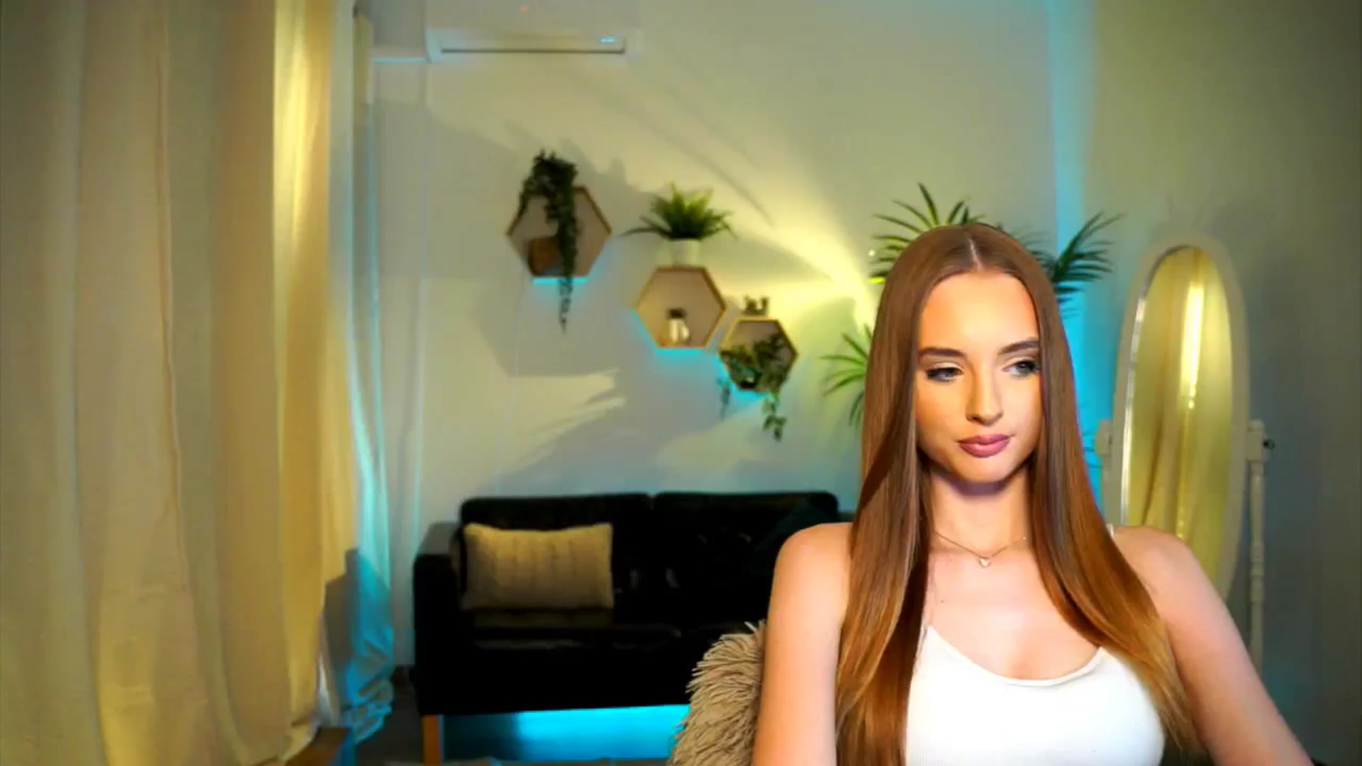 Gallery image thumbnail from petitegonwild's myfreecams stream on, 09/21/2024, 16:04 image 18 of 20