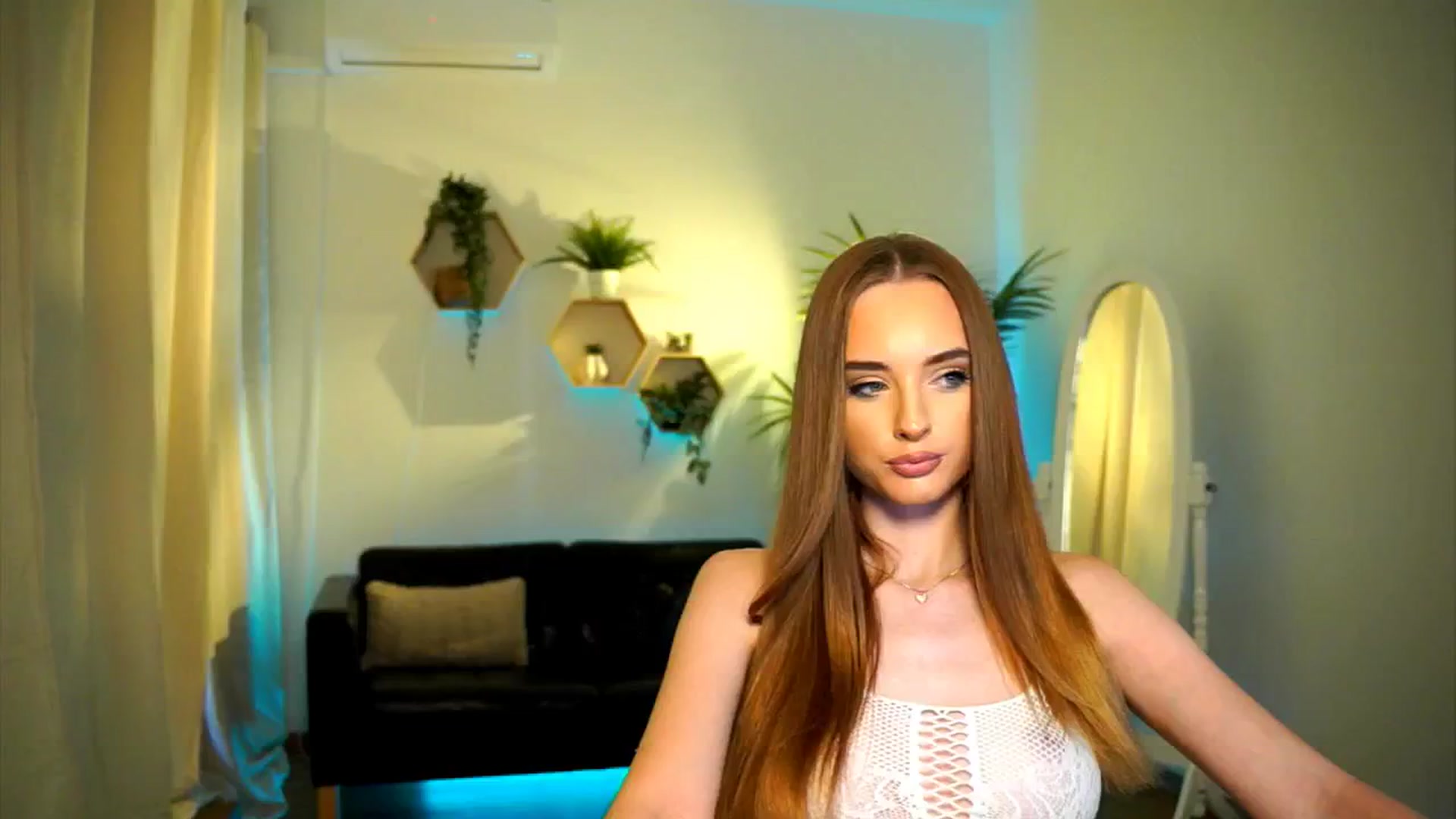 Gallery image thumbnail from petitegonwild's myfreecams stream on, 09/22/2024, 11:18 image 15 of 20