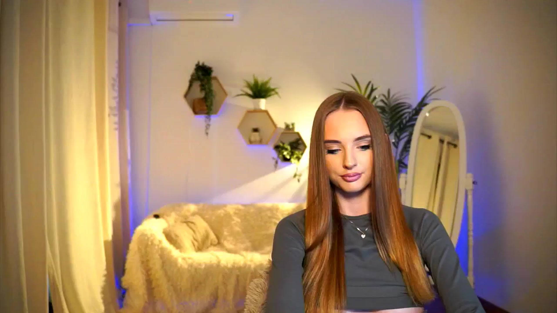 Gallery image thumbnail from petitegonwild's myfreecams stream on, 09/26/2024, 15:24 image 13 of 20