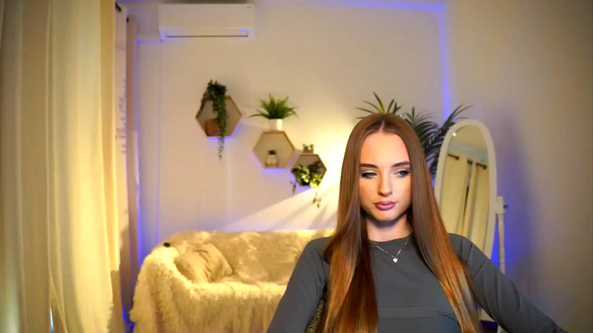Gallery image thumbnail from petitegonwild's myfreecams stream on, 09/26/2024, 15:24 image 11 of 20