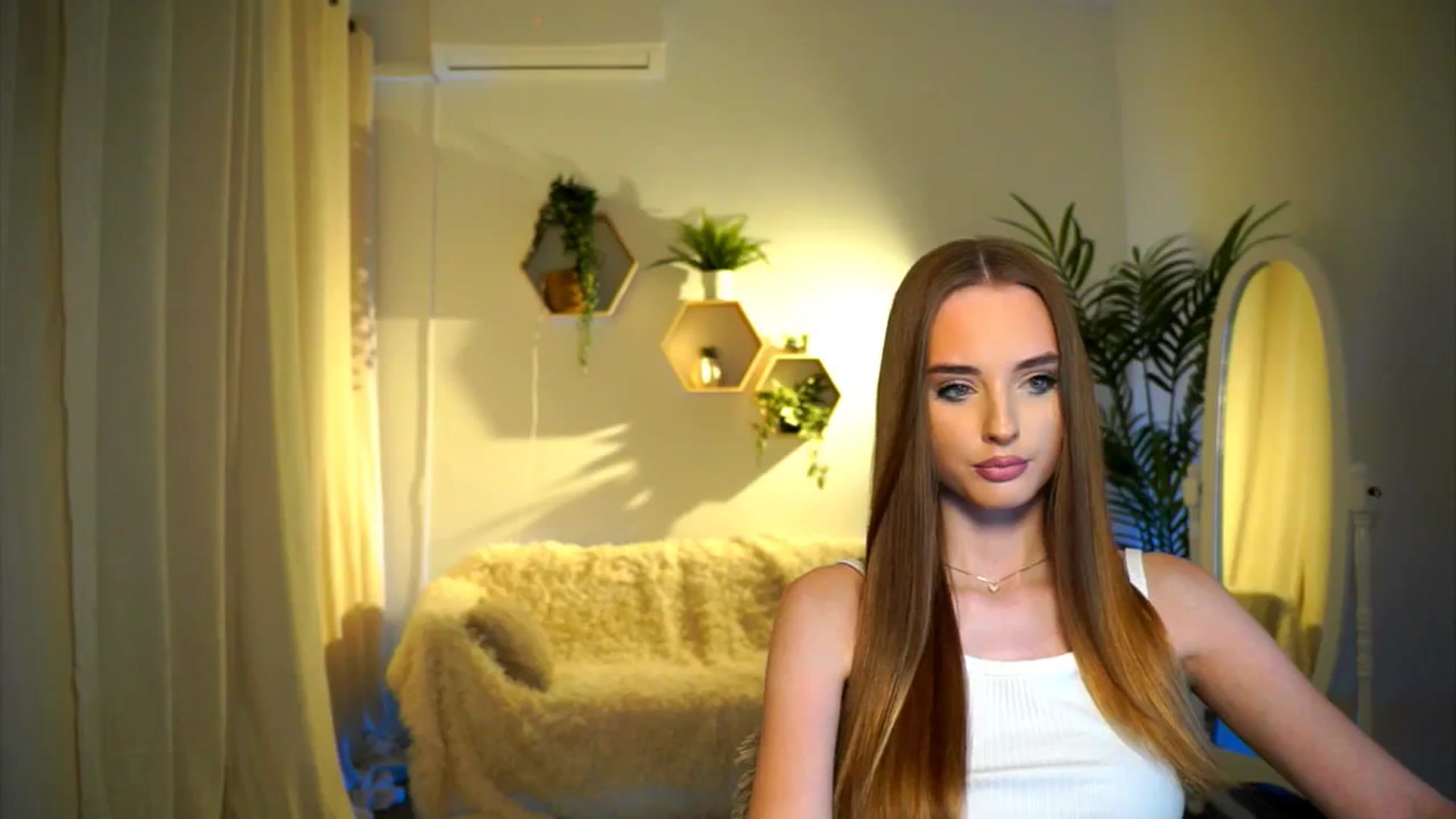 Gallery image thumbnail from petitegonwild's myfreecams stream on, 09/28/2024, 16:05 image 4 of 20