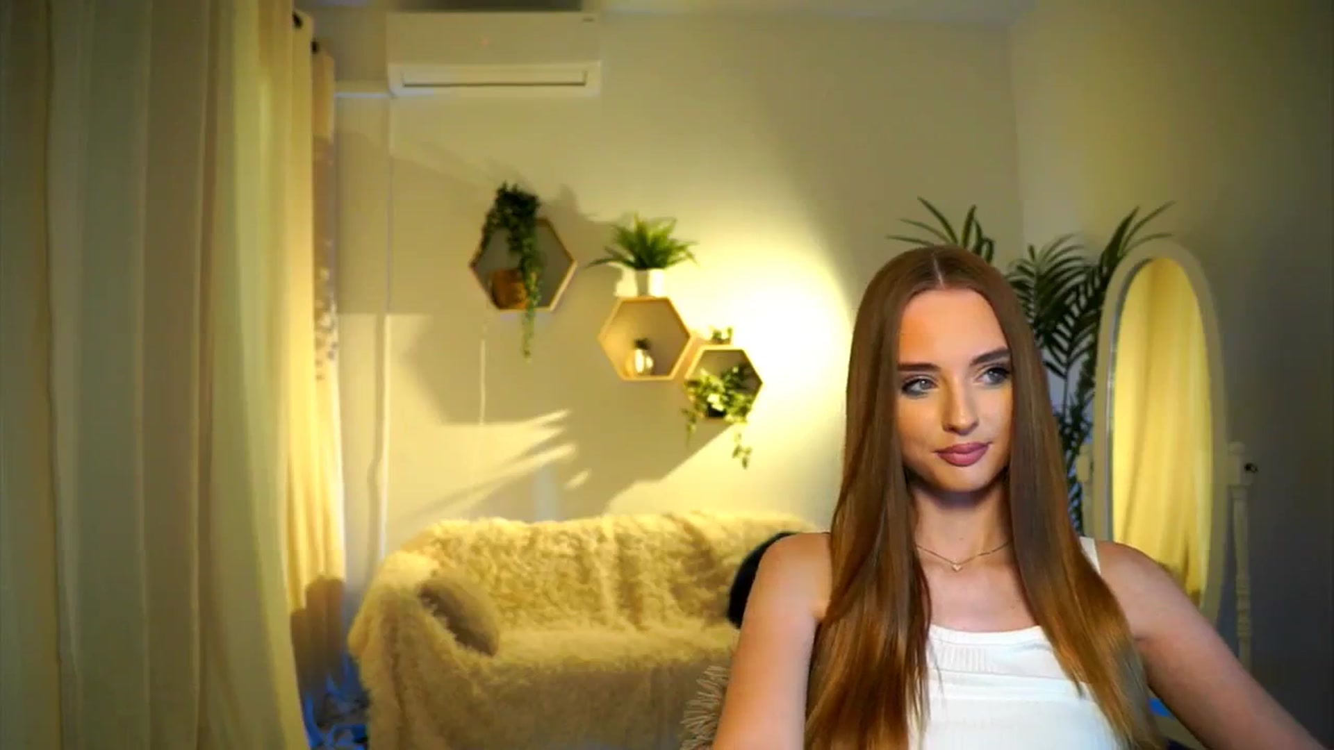 Gallery image thumbnail from petitegonwild's myfreecams stream on, 09/28/2024, 16:05 image 16 of 20