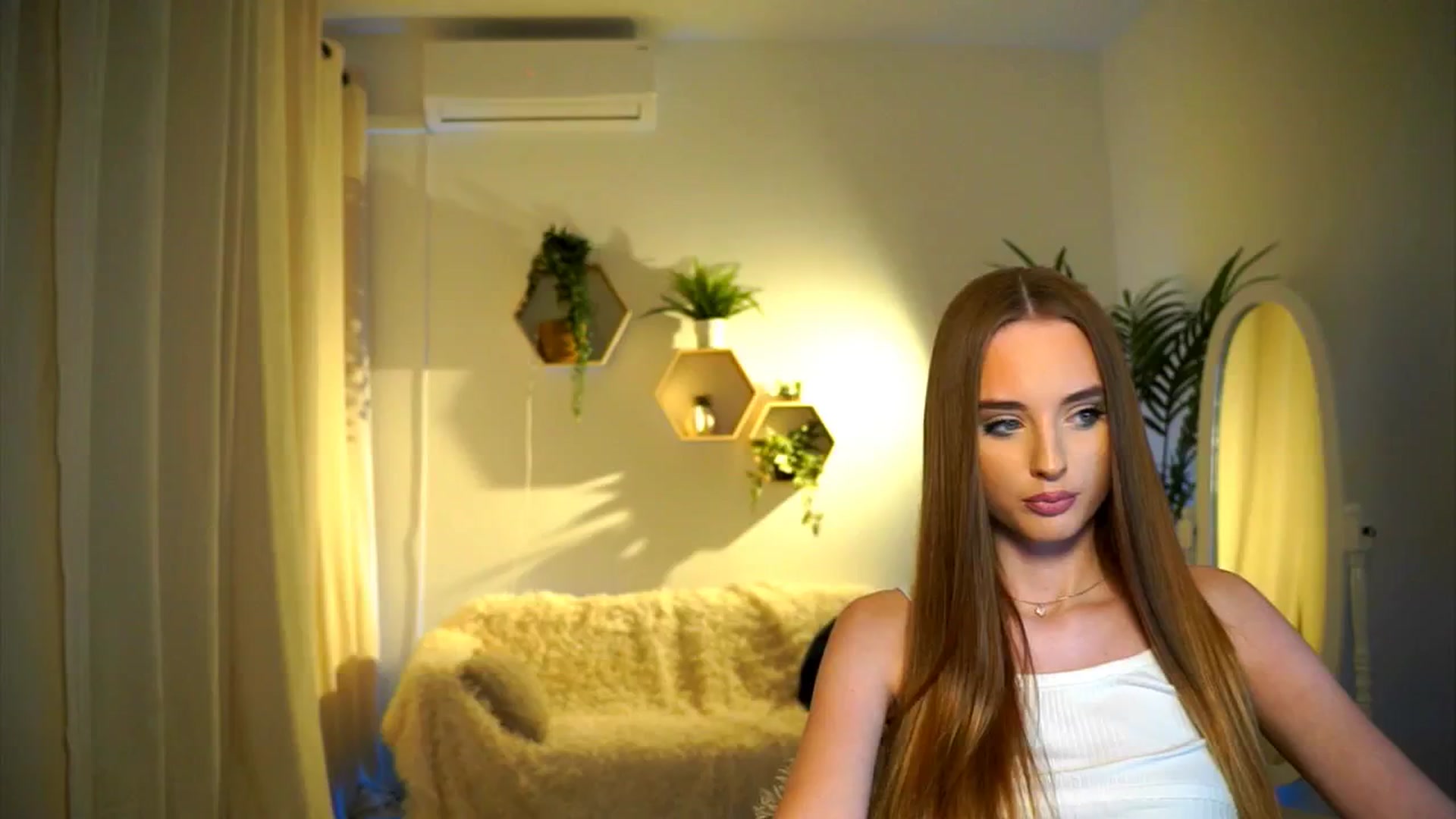 Gallery image thumbnail from petitegonwild's myfreecams stream on, 09/28/2024, 17:07 image 5 of 20