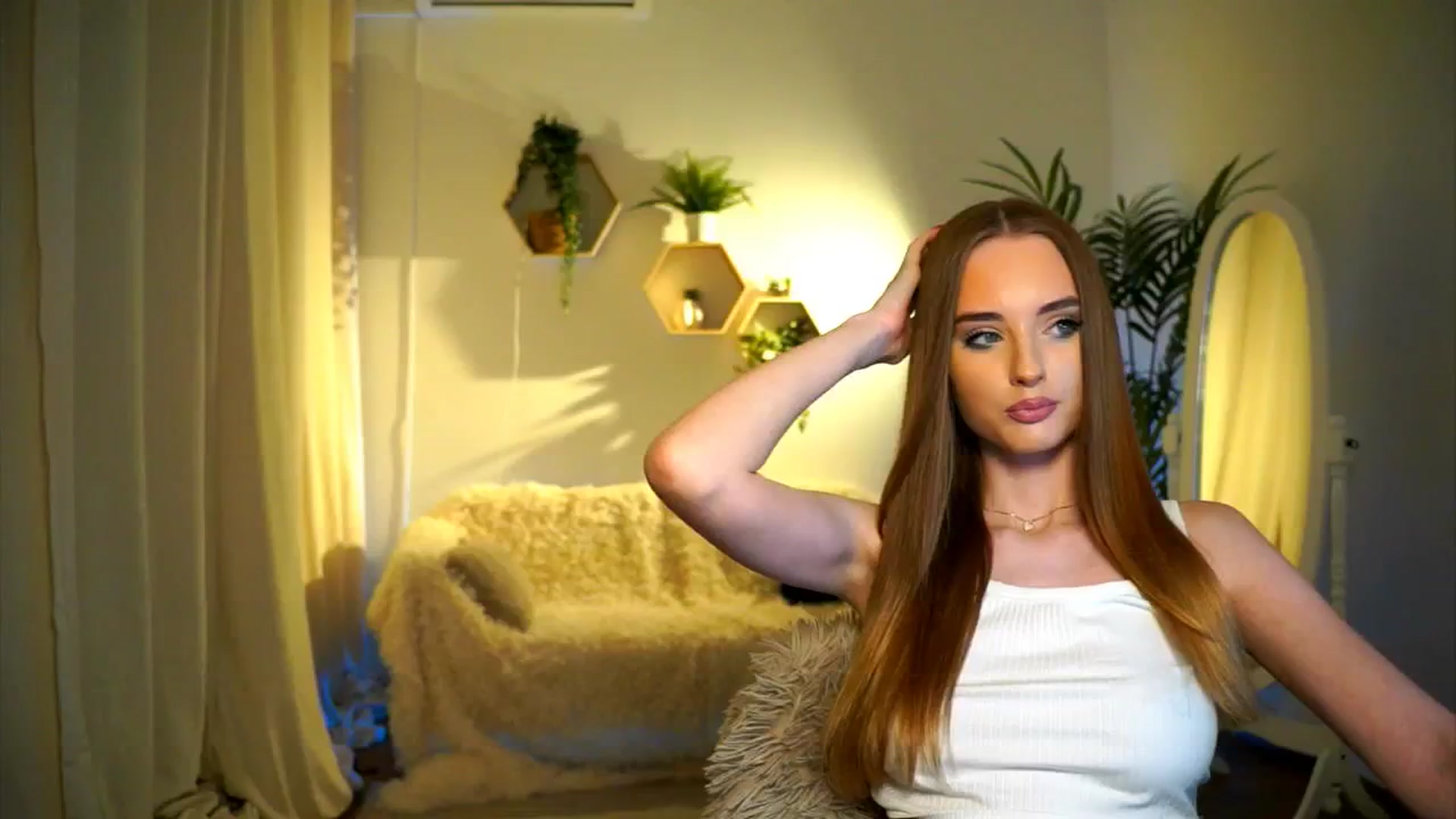 Gallery image thumbnail from petitegonwild's myfreecams stream on, 09/28/2024, 17:54 image 19 of 20