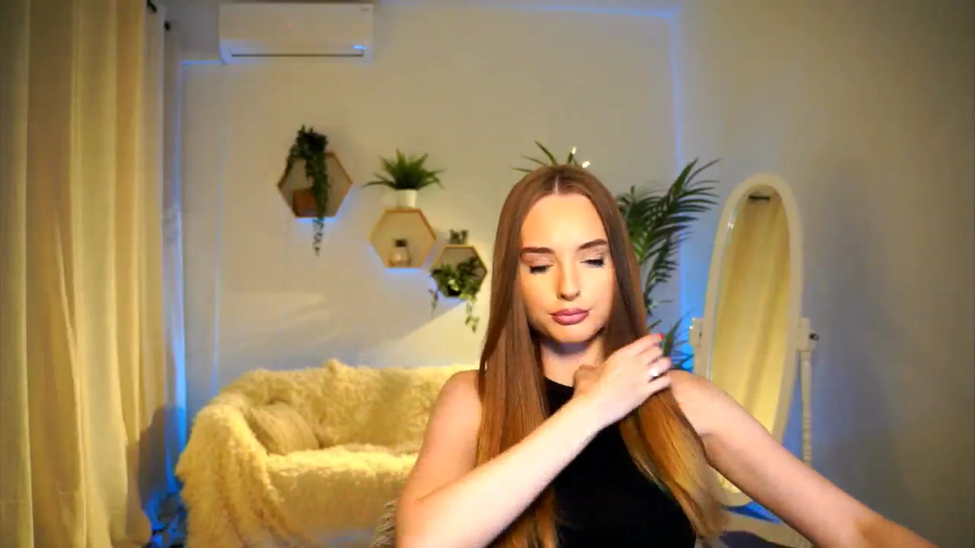 Gallery image thumbnail from petitegonwild's myfreecams stream on, 10/03/2024, 14:17 image 4 of 20