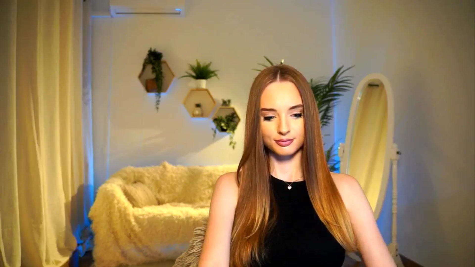 Gallery image thumbnail from petitegonwild's myfreecams stream on, 10/03/2024, 14:17 image 18 of 20