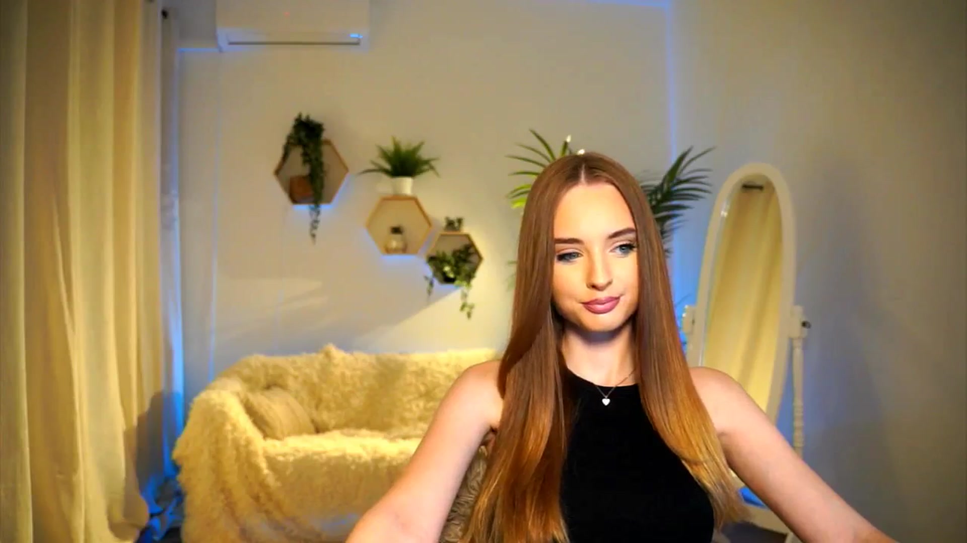 Gallery image thumbnail from petitegonwild's myfreecams stream on, 10/03/2024, 14:17 image 7 of 20