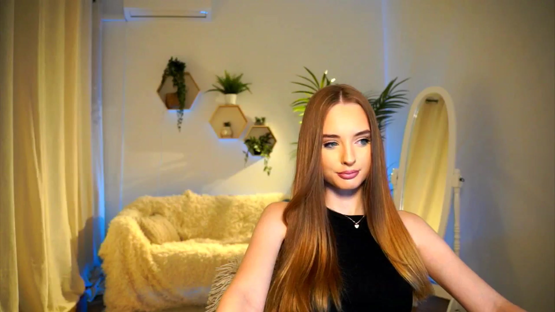 Gallery image thumbnail from petitegonwild's myfreecams stream on, 10/03/2024, 14:17 image 11 of 20