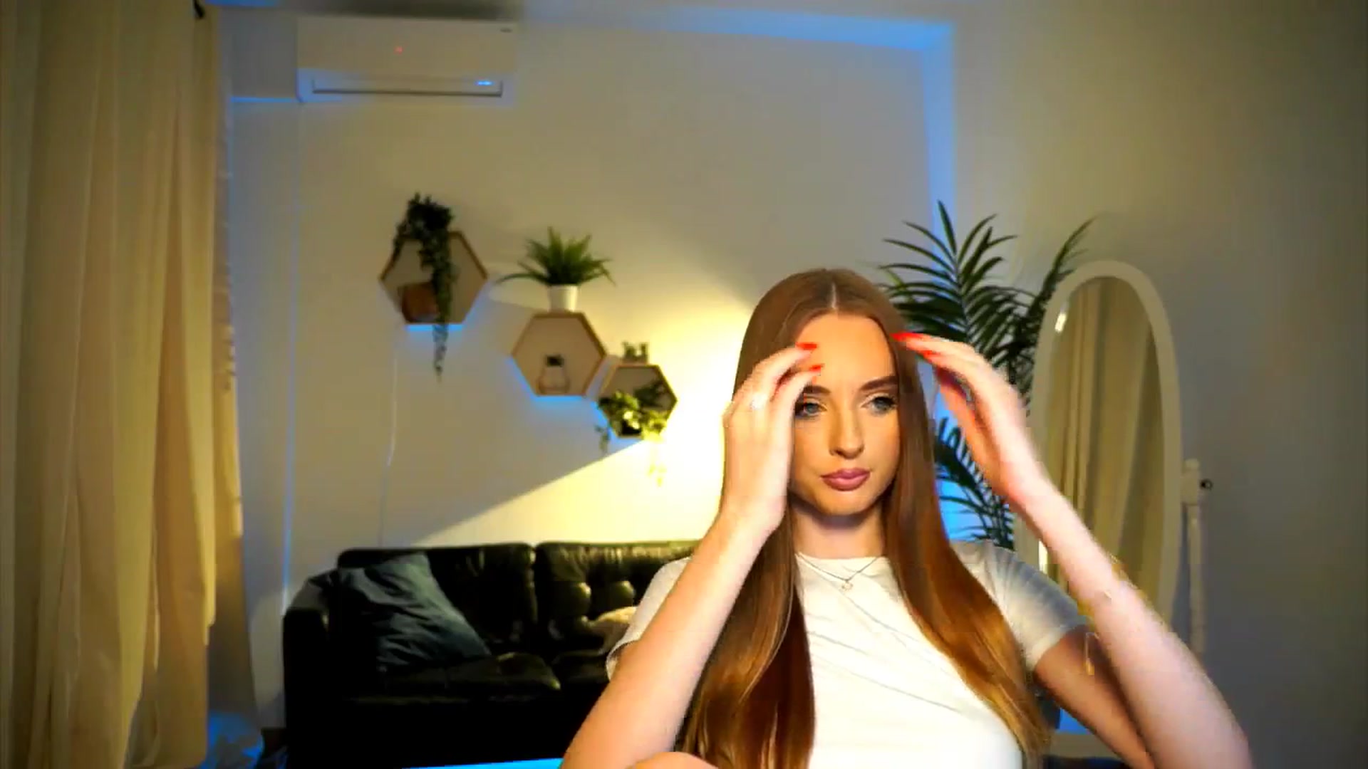 Gallery image thumbnail from petitegonwild's myfreecams stream on, 10/04/2024, 15:31 image 9 of 20