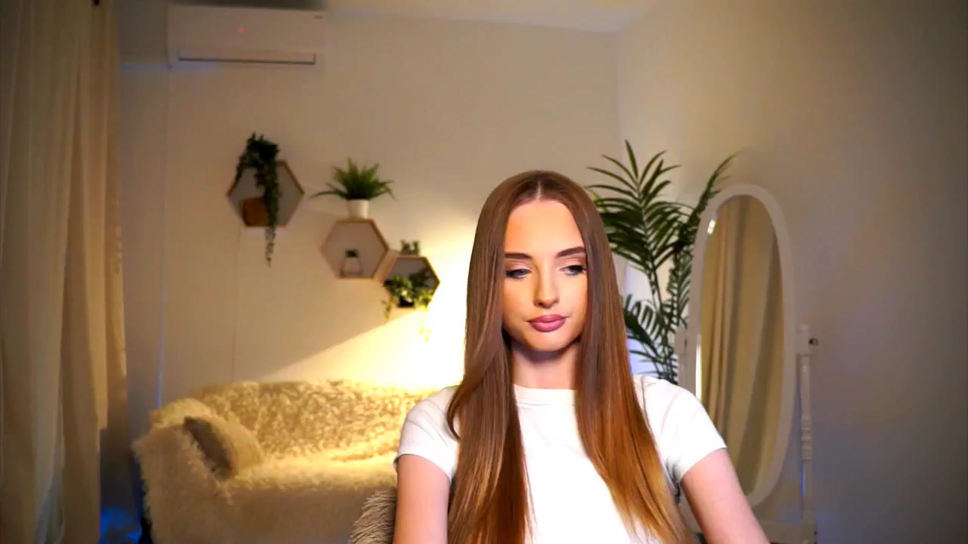 Gallery image thumbnail from petitegonwild's myfreecams stream on, 10/05/2024, 13:58 image 11 of 20