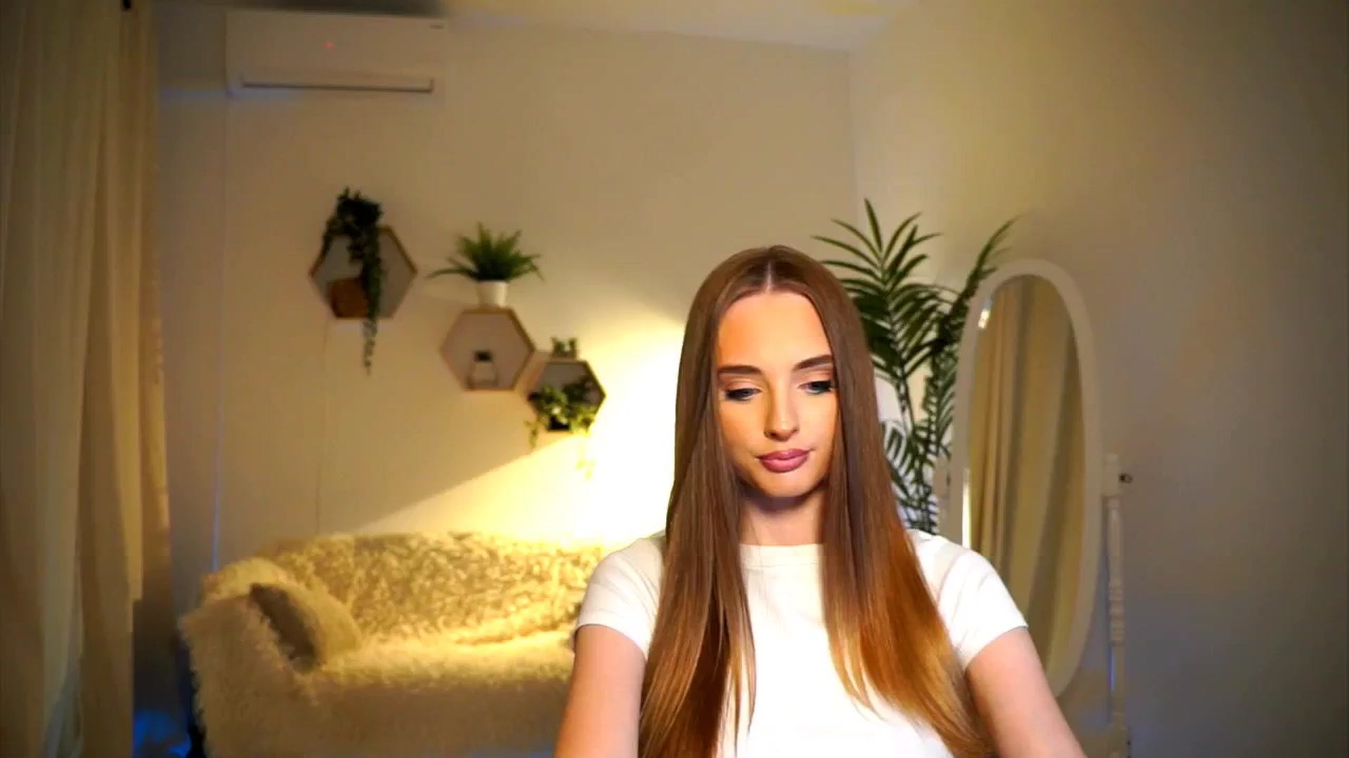 Gallery image thumbnail from petitegonwild's myfreecams stream on, 10/05/2024, 14:46 image 12 of 20