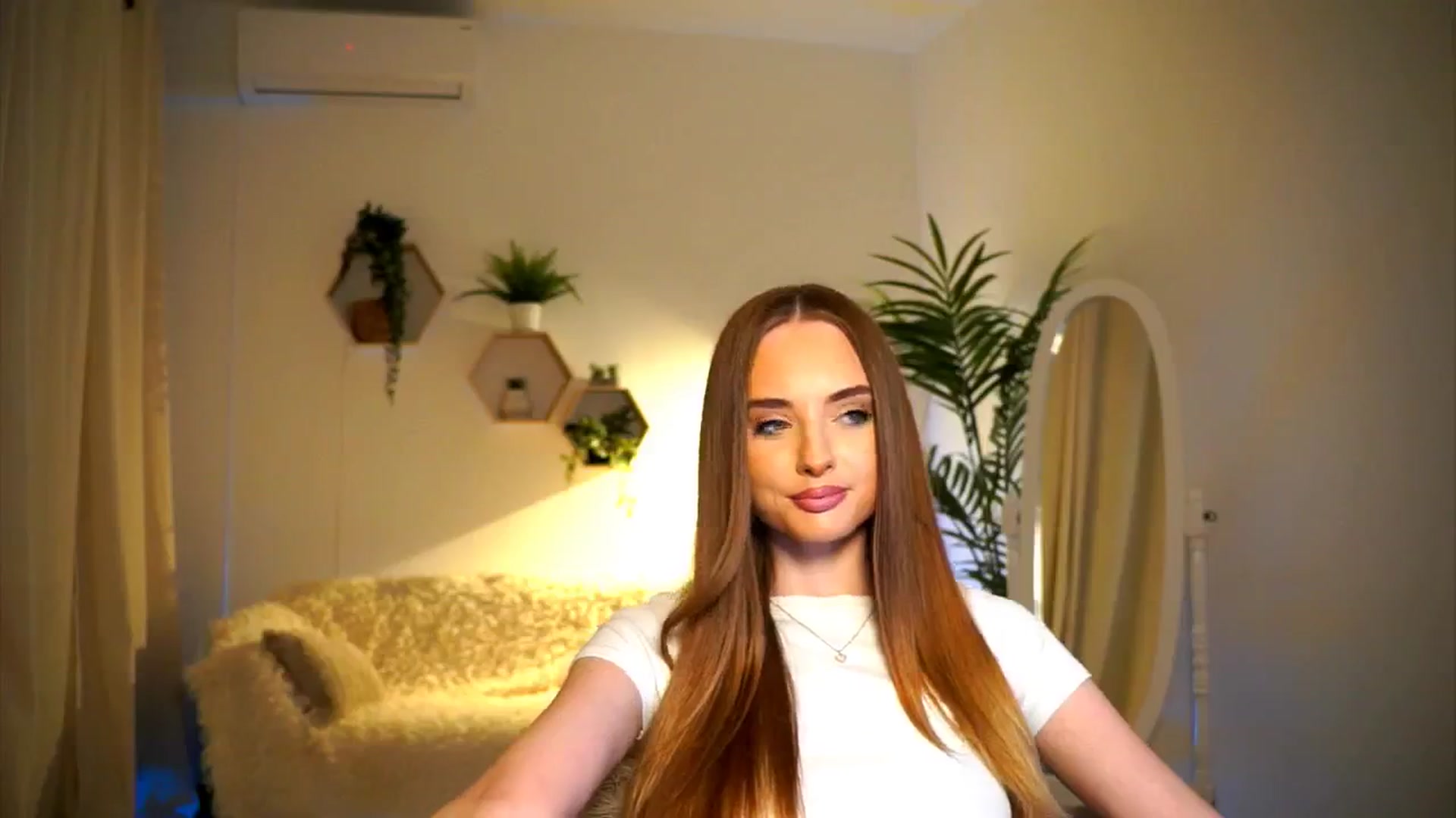 Gallery image thumbnail from petitegonwild's myfreecams stream on, 10/05/2024, 16:48 image 17 of 20
