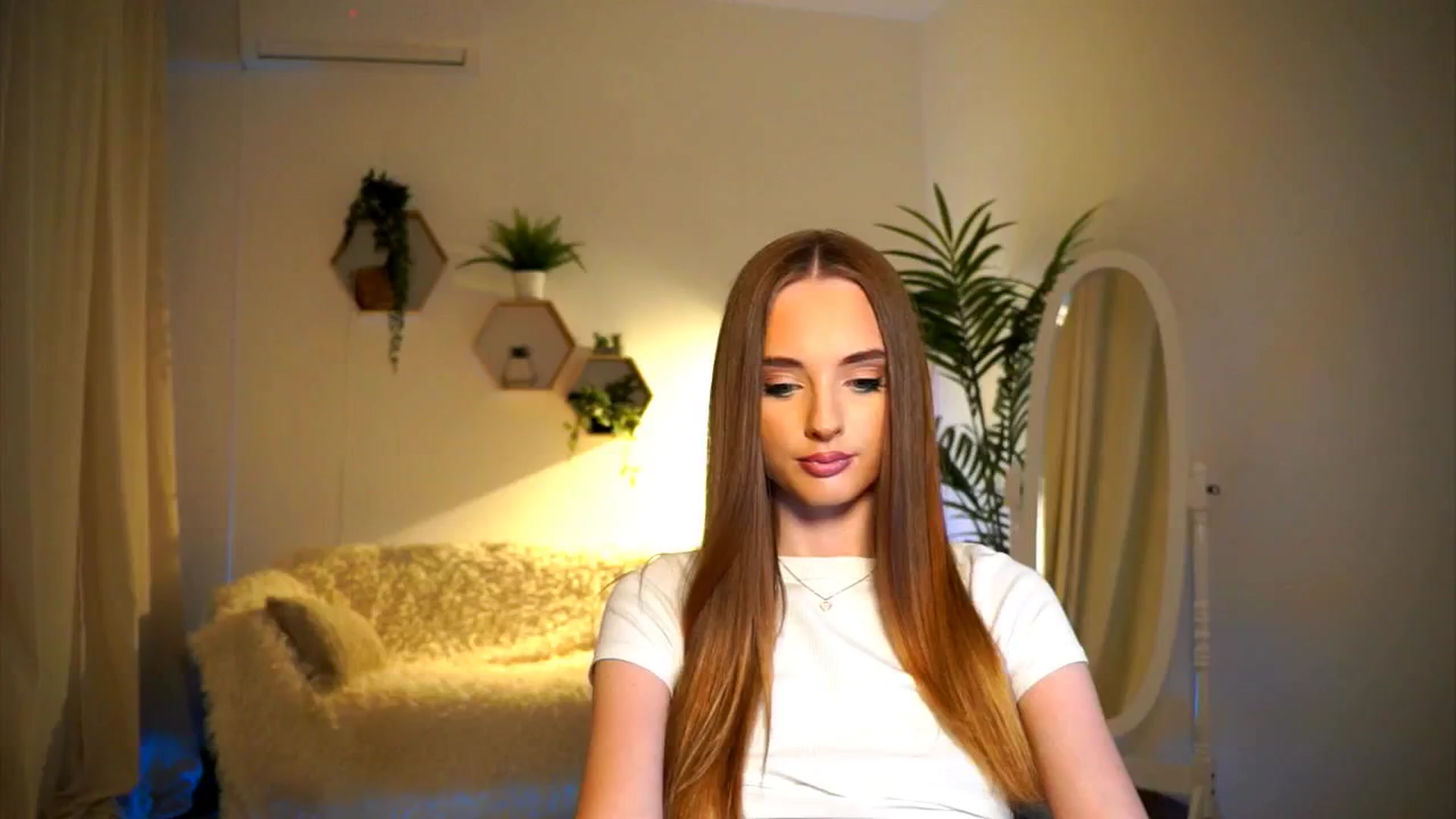Gallery image thumbnail from petitegonwild's myfreecams stream on, 10/05/2024, 16:48 image 7 of 20
