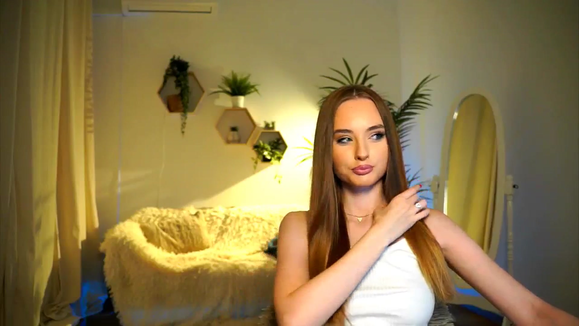 Gallery image thumbnail from petitegonwild's myfreecams stream on, 10/06/2024, 16:14 image 3 of 20