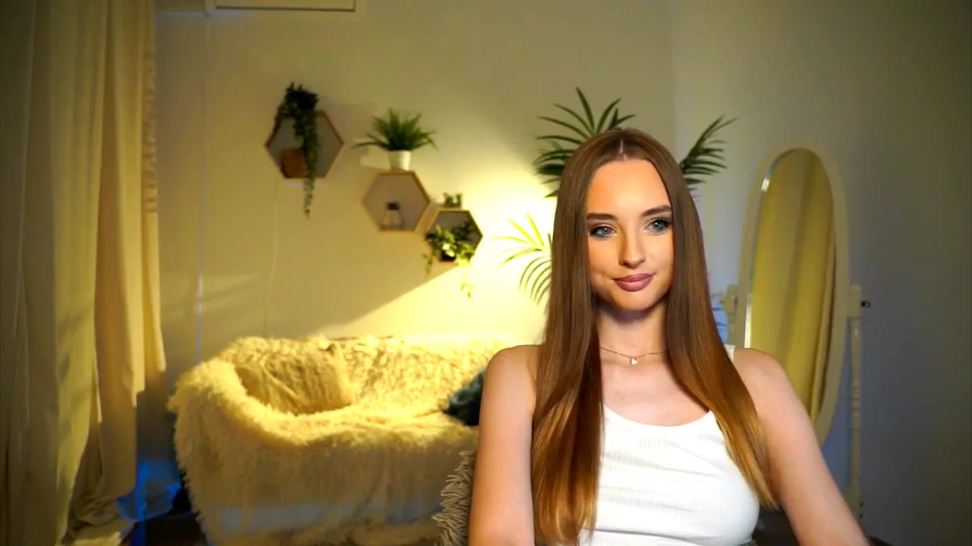 Gallery image thumbnail from petitegonwild's myfreecams stream on, 10/06/2024, 16:14 image 8 of 20