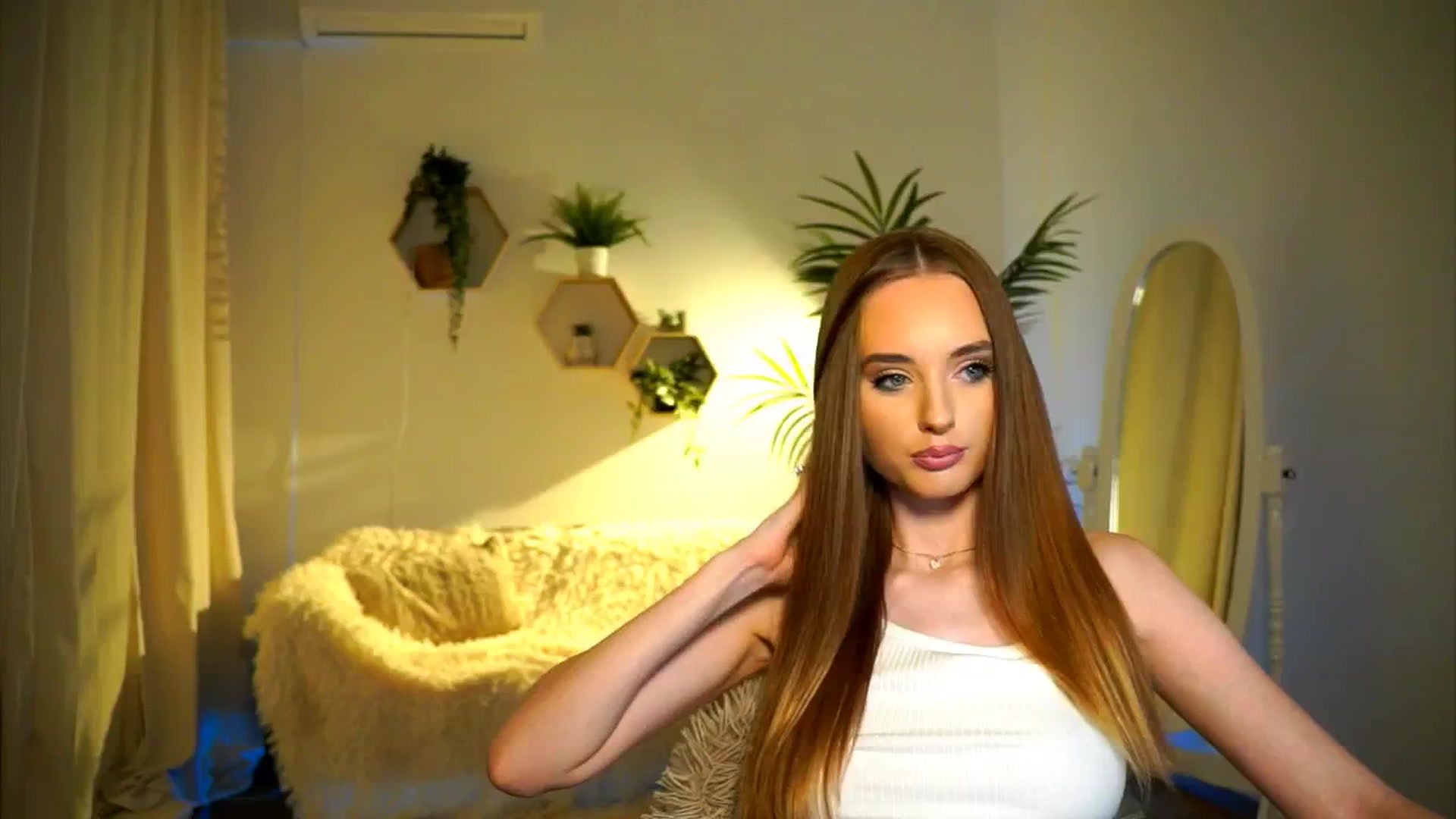 Gallery image thumbnail from petitegonwild's myfreecams stream on, 10/06/2024, 18:47 image 14 of 20