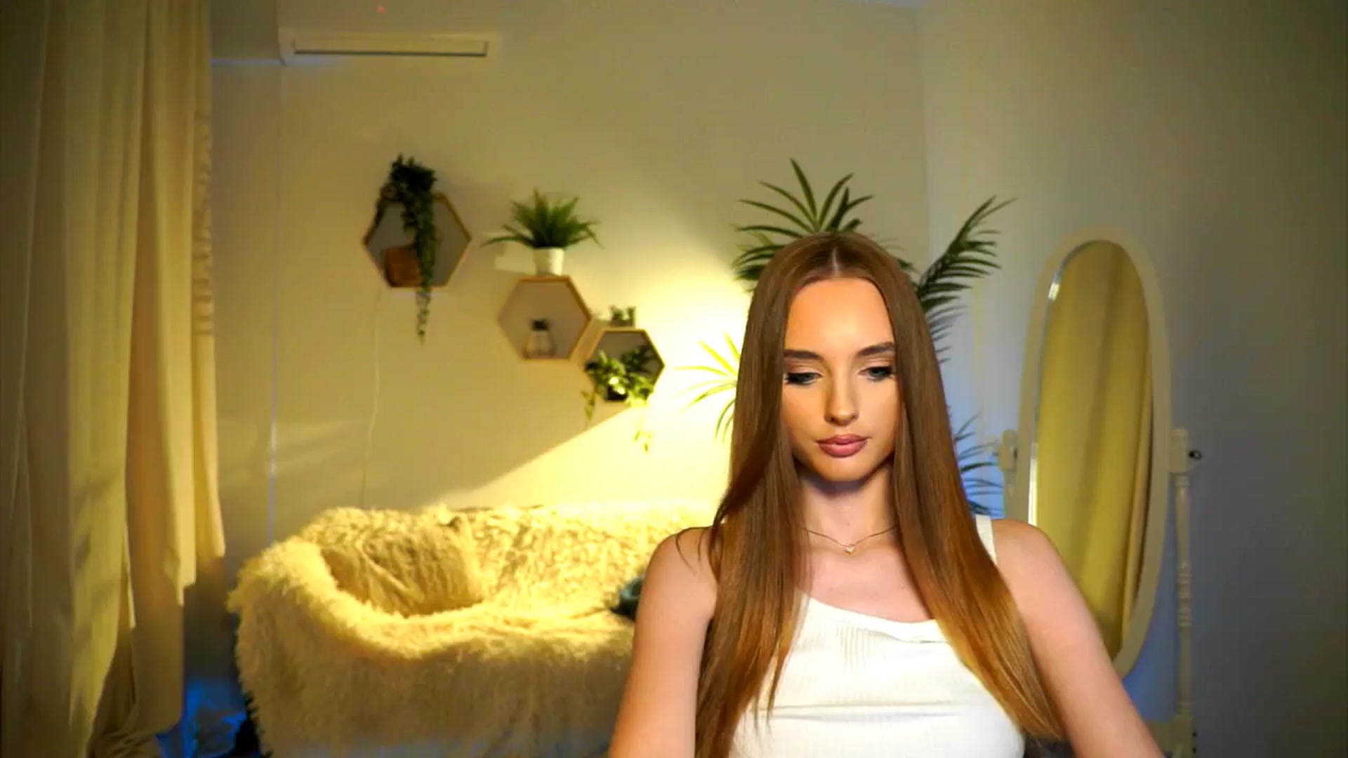Gallery image thumbnail from petitegonwild's myfreecams stream on, 10/06/2024, 18:47 image 20 of 20