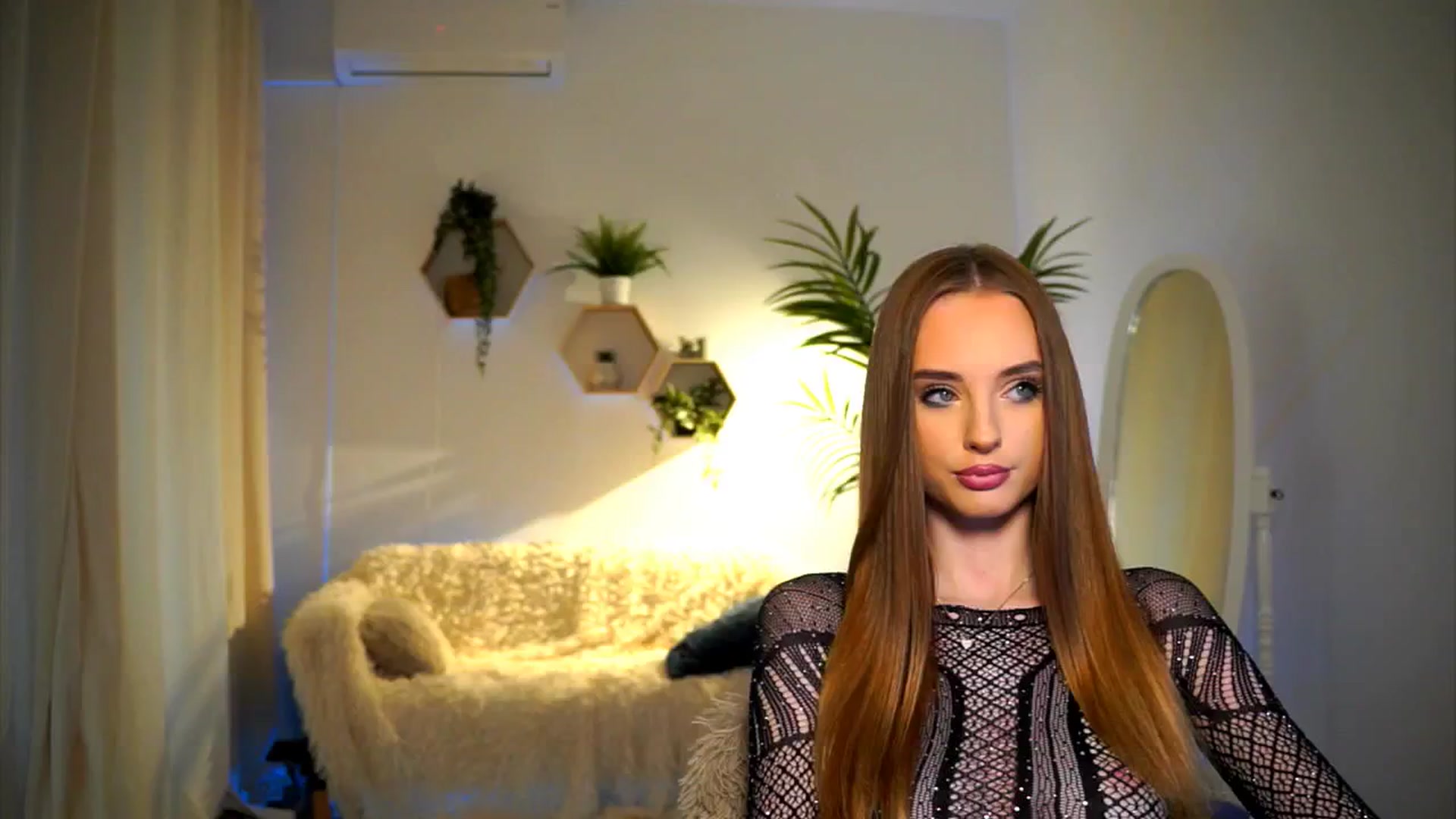 Gallery image thumbnail from petitegonwild's myfreecams stream on, 10/07/2024, 10:44 image 6 of 20