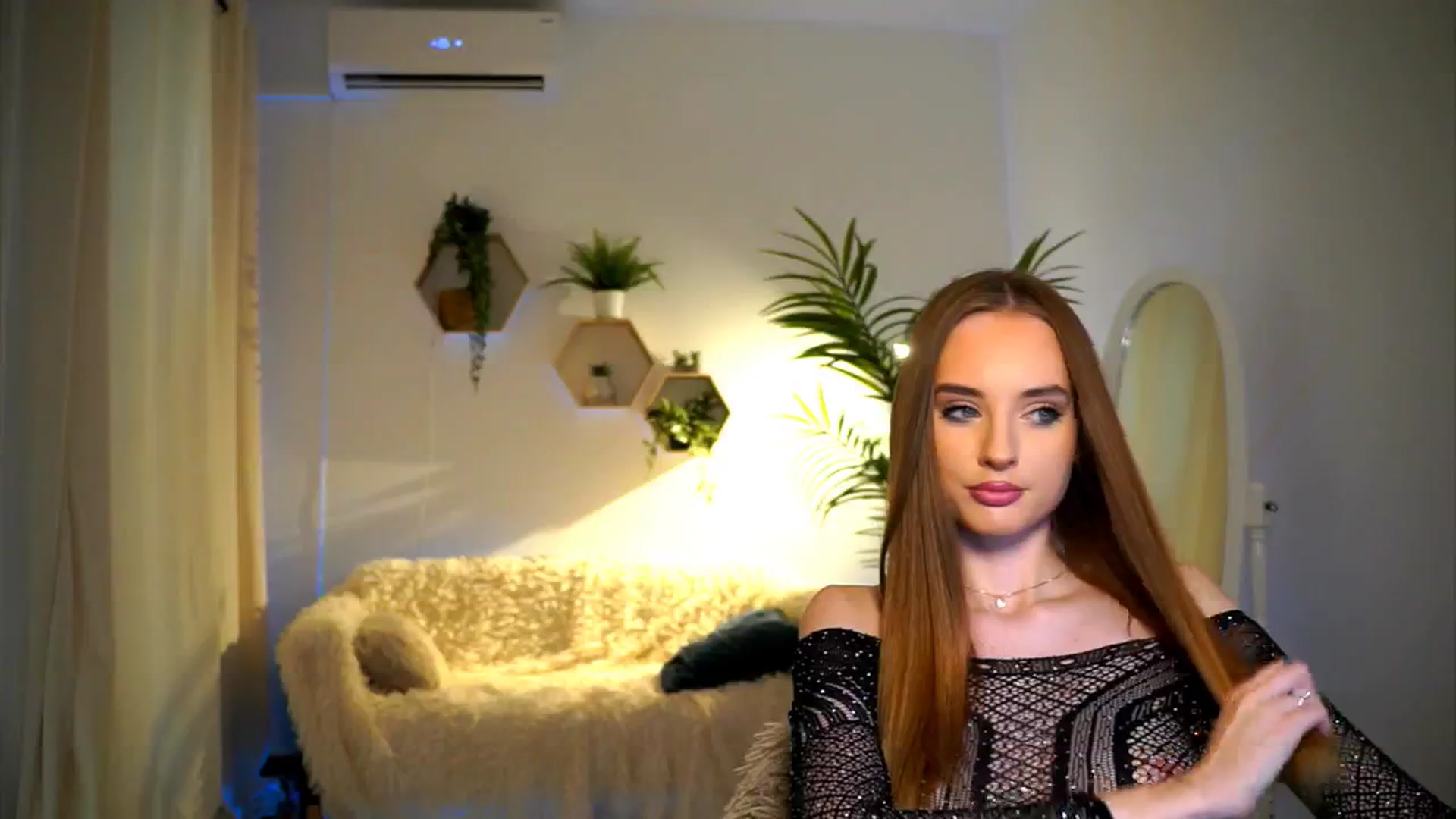 Gallery image thumbnail from petitegonwild's myfreecams stream on, 10/07/2024, 12:22 image 10 of 20