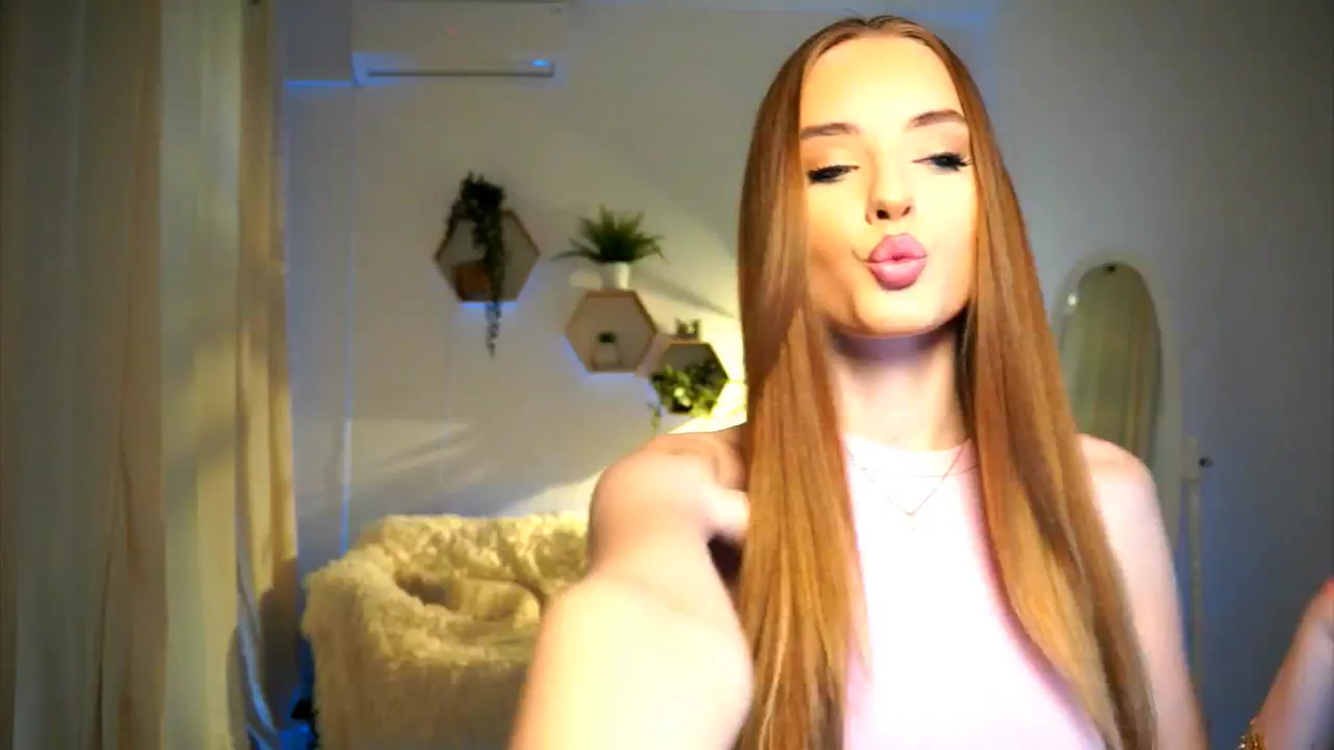 Gallery image thumbnail from petitegonwild's myfreecams stream on, 10/08/2024, 14:13 image 4 of 20