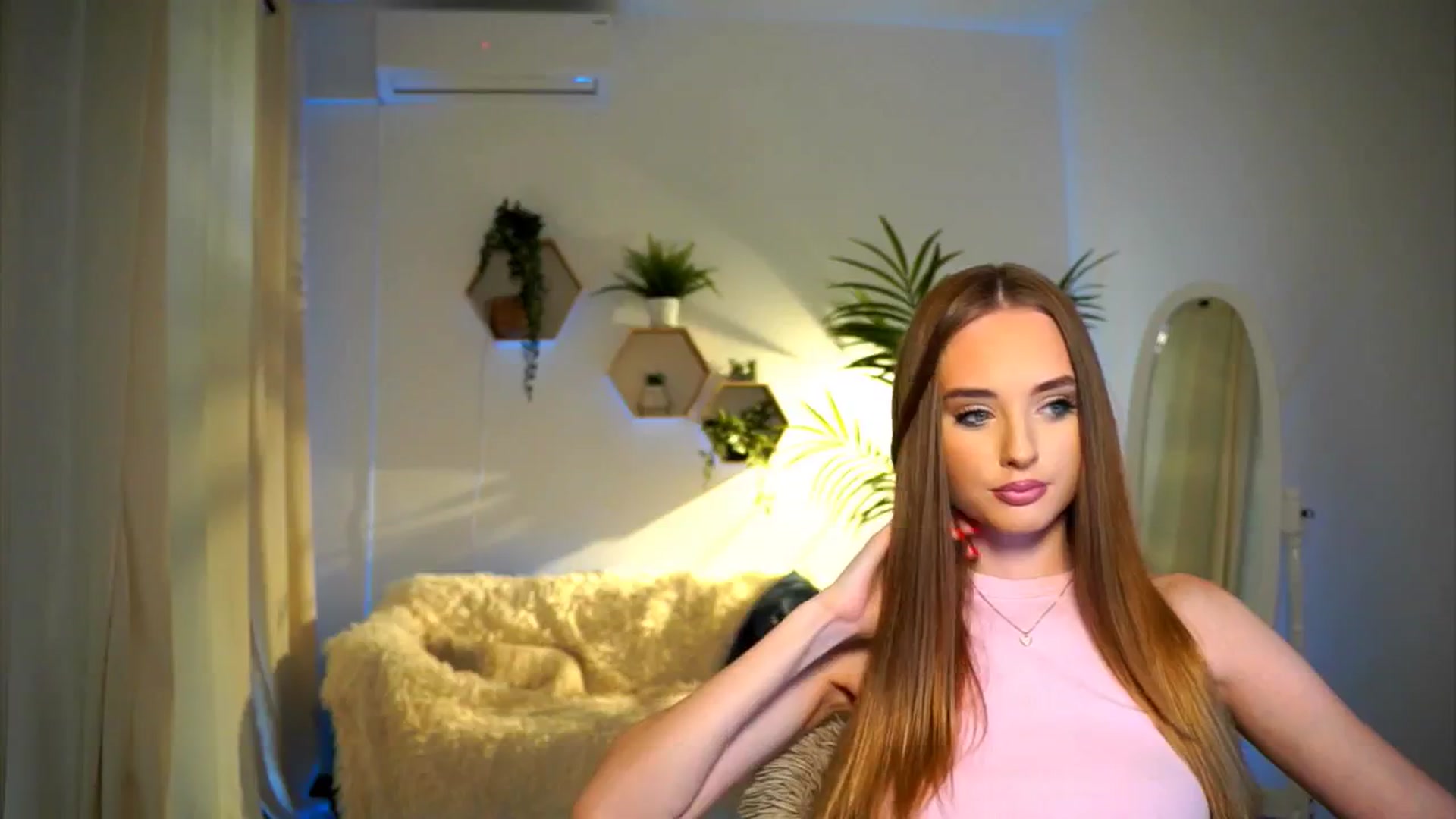 Gallery image thumbnail from petitegonwild's myfreecams stream on, 10/08/2024, 14:13 image 11 of 20