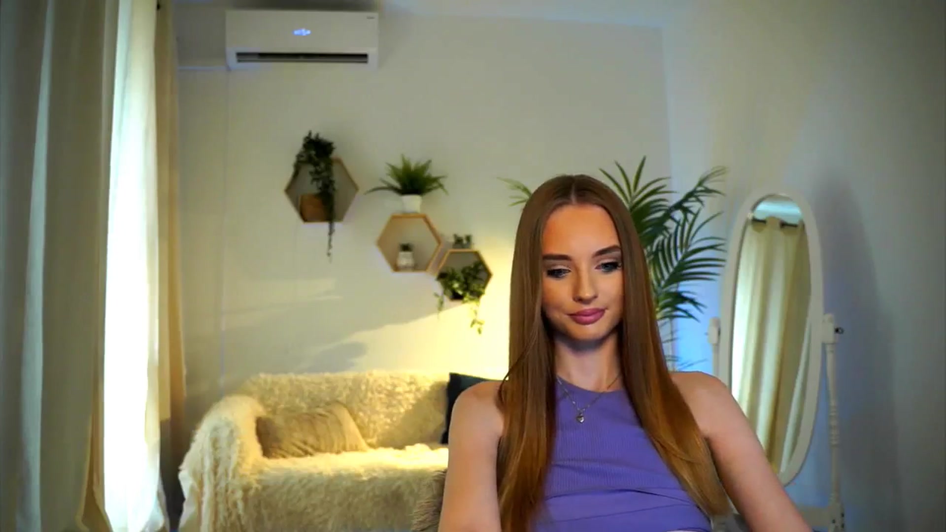Gallery image thumbnail from petitegonwild's myfreecams stream on, 10/11/2024, 13:05 image 16 of 20