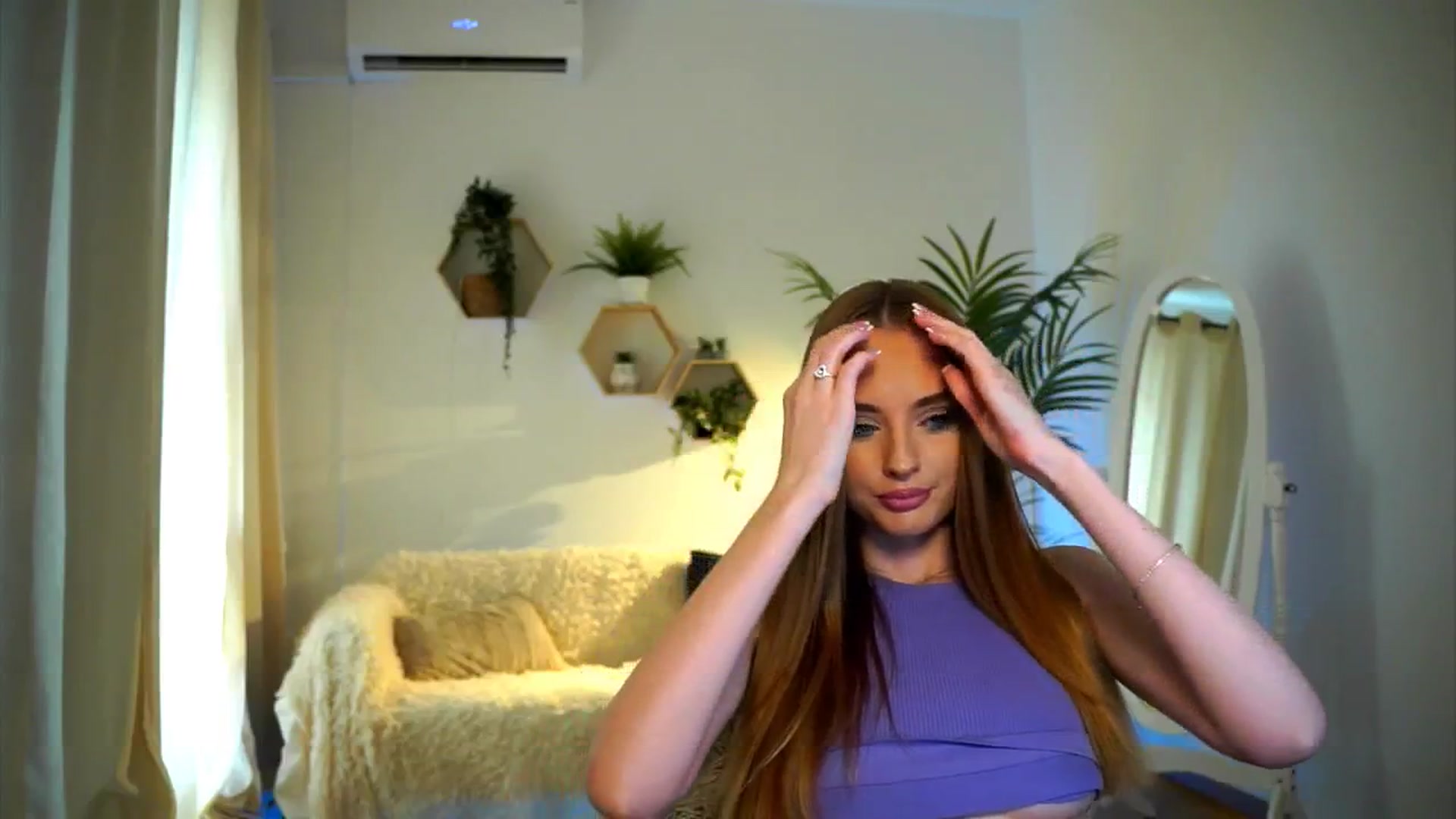 Gallery image thumbnail from petitegonwild's myfreecams stream on, 10/11/2024, 13:05 image 8 of 20