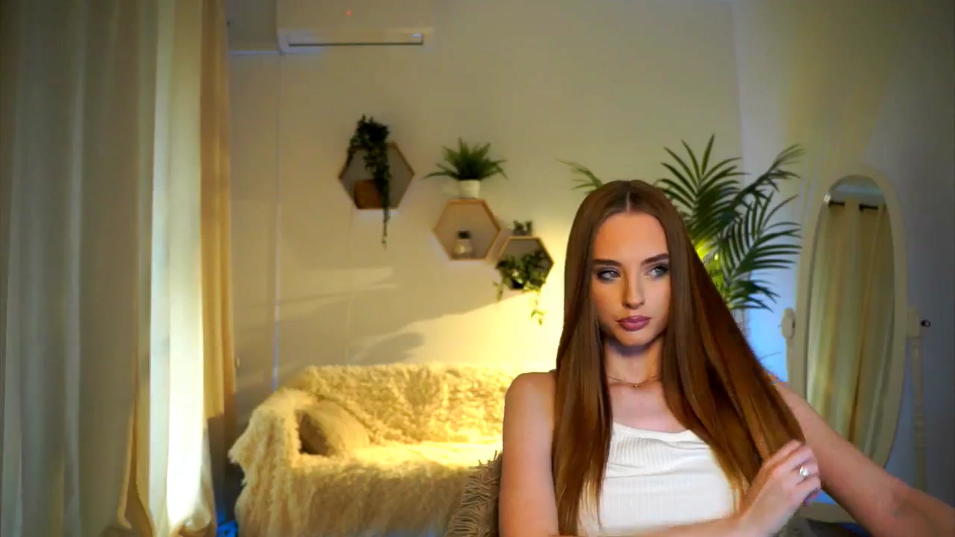 Gallery image thumbnail from petitegonwild's myfreecams stream on, 10/13/2024, 14:42 image 3 of 20