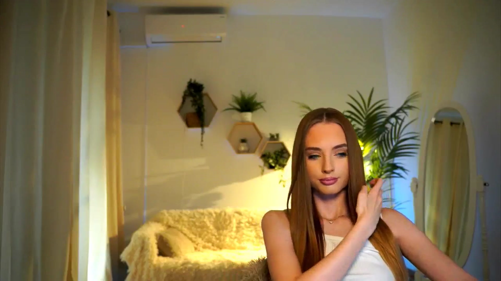 Gallery image thumbnail from petitegonwild's myfreecams stream on, 10/13/2024, 14:42 image 5 of 20