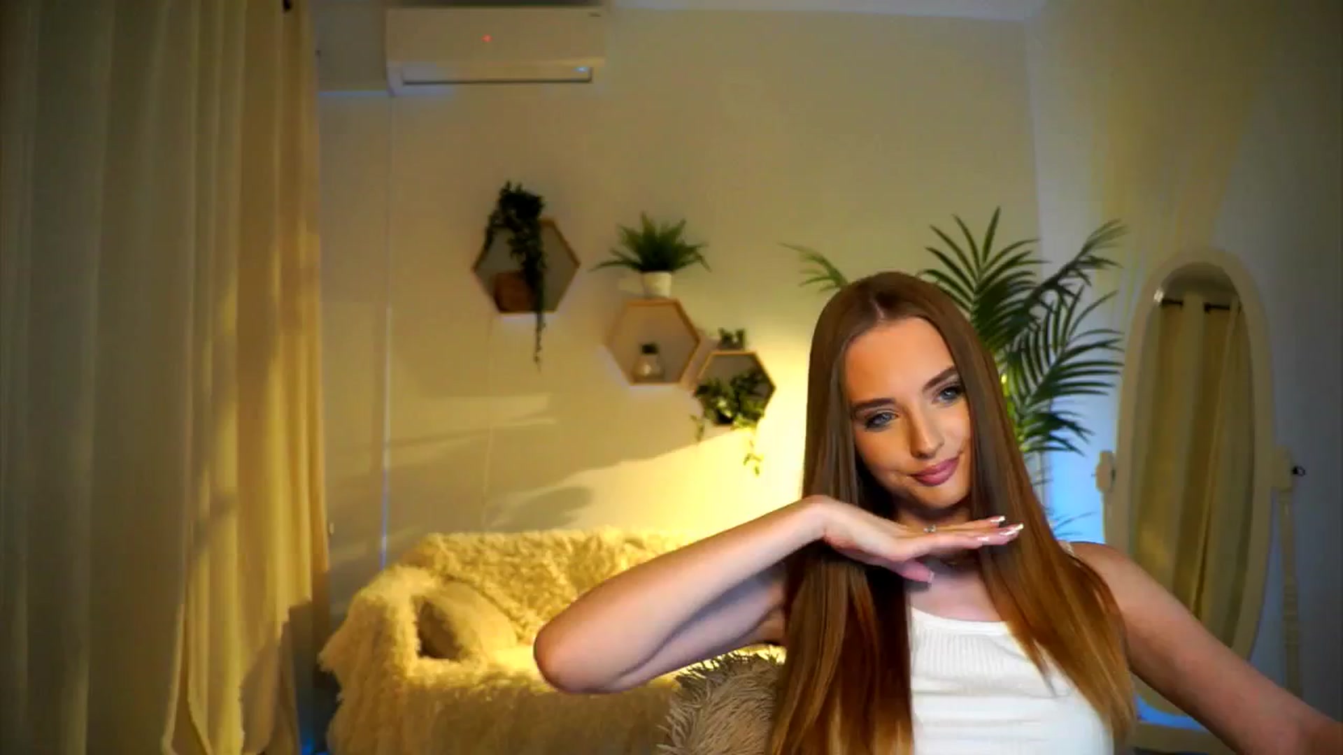 Gallery image thumbnail from petitegonwild's myfreecams stream on, 10/13/2024, 16:14 image 2 of 20