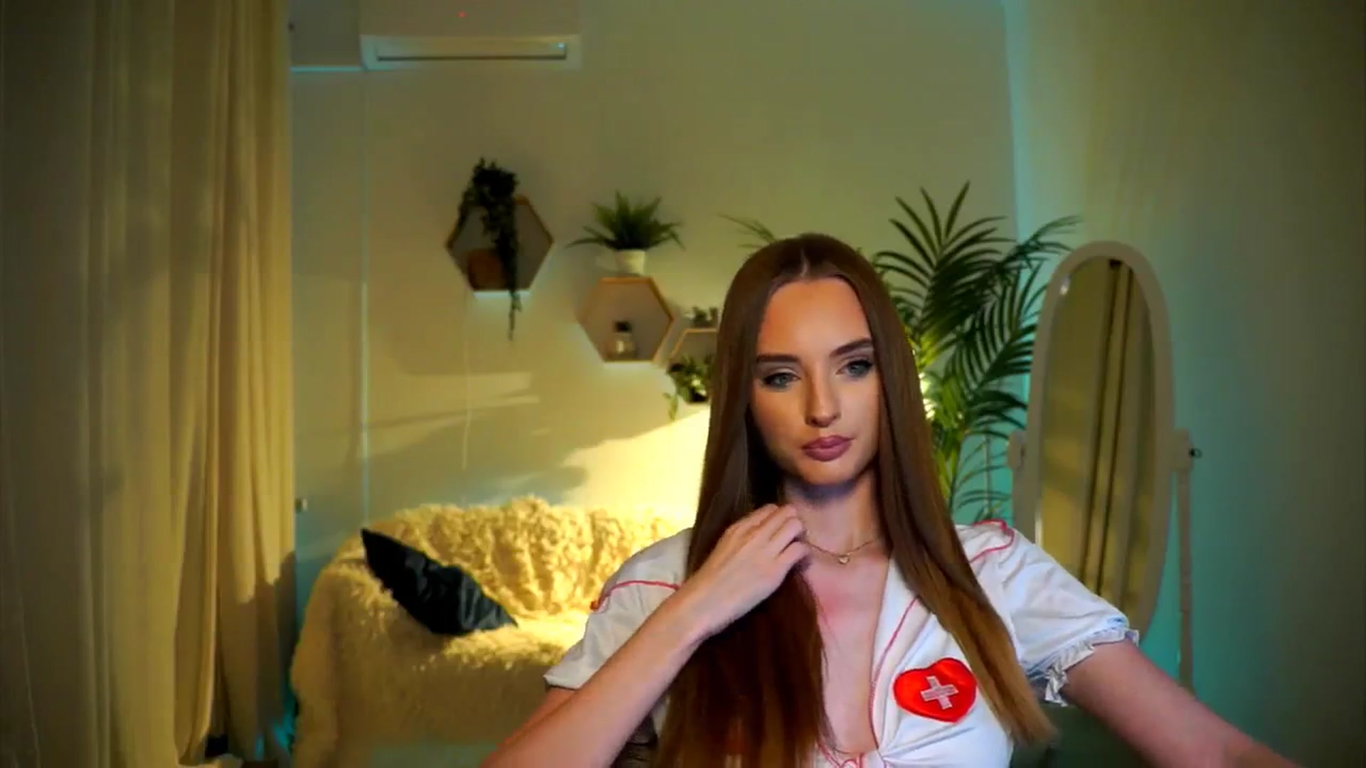 Gallery image thumbnail from petitegonwild's myfreecams stream on, 10/24/2024, 19:42 image 14 of 20