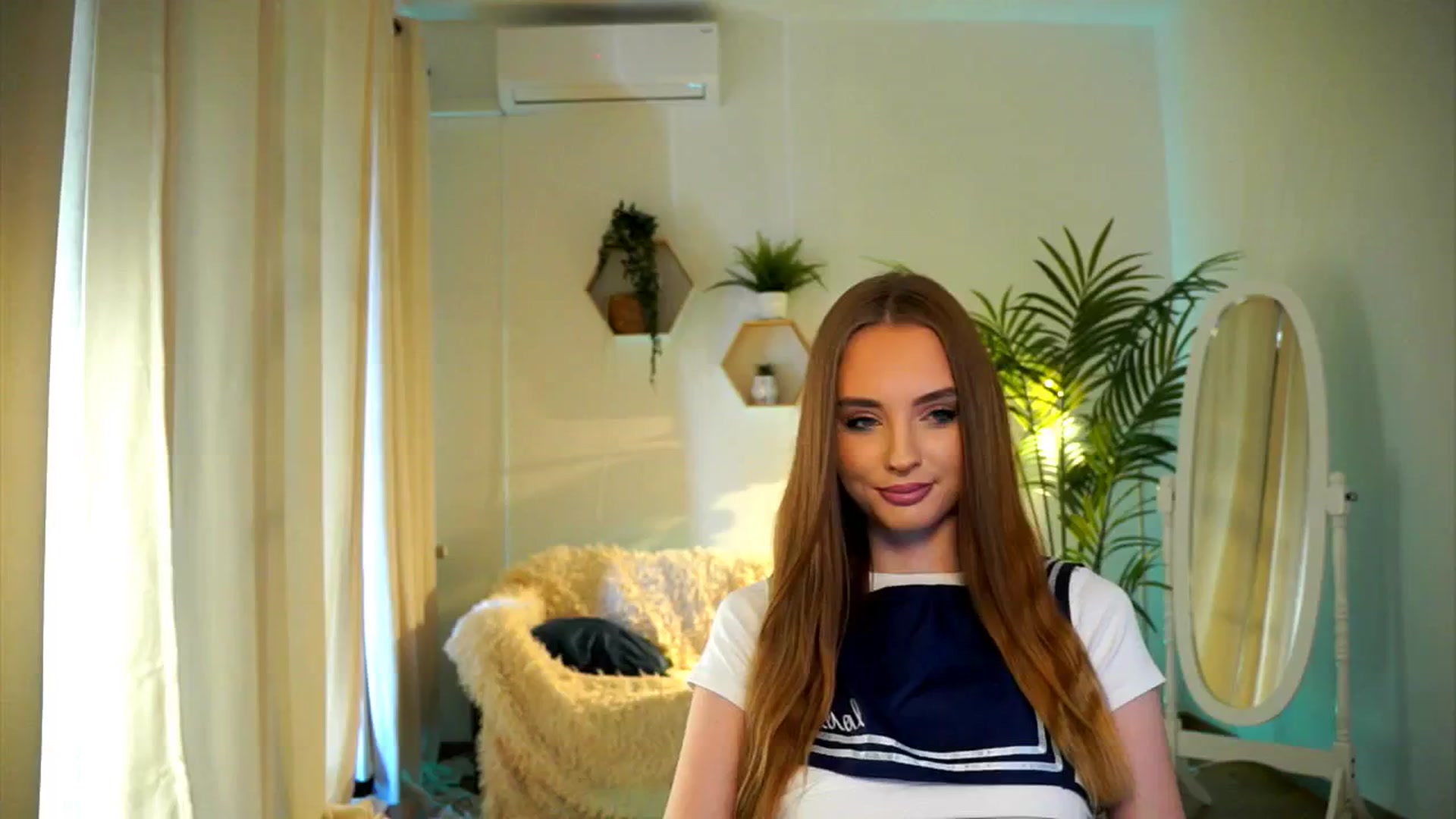 Gallery image thumbnail from petitegonwild's myfreecams stream on, 10/25/2024, 09:52 image 11 of 20