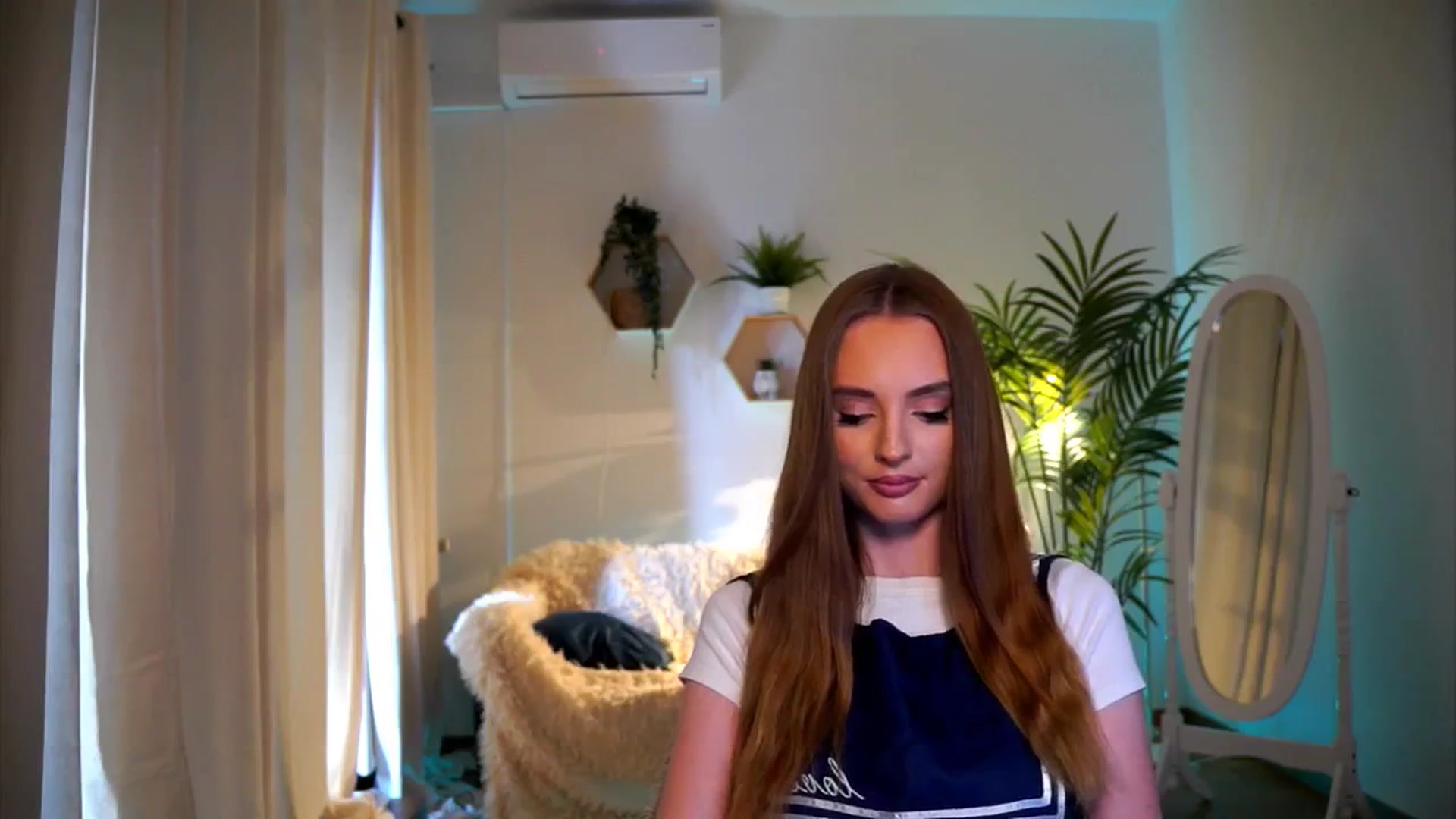 Gallery image thumbnail from petitegonwild's myfreecams stream on, 10/25/2024, 13:05 image 7 of 20